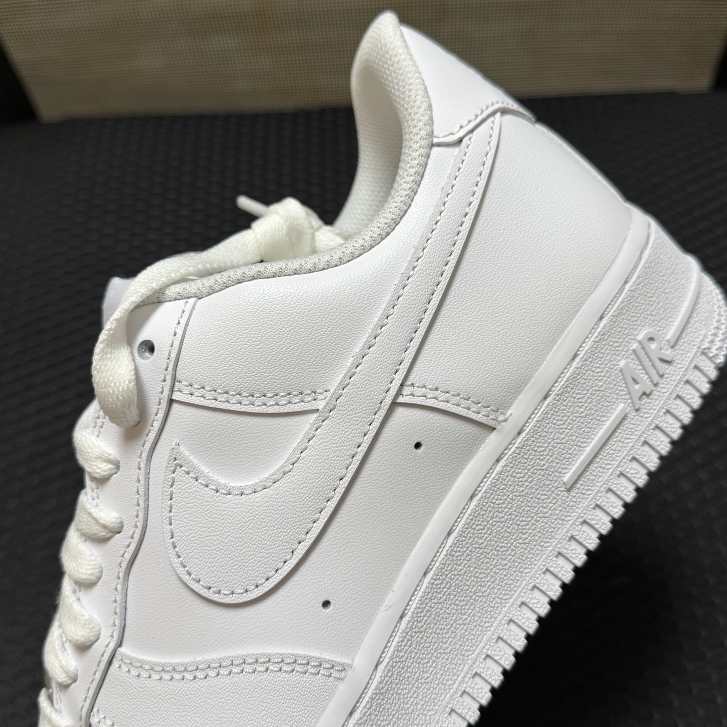 ♨️ 空军纯白低帮 ♨️头层版！尺码36-46全码齐 承诺不是头层皮鞋子白送！市场难得有头层货特价的，喜