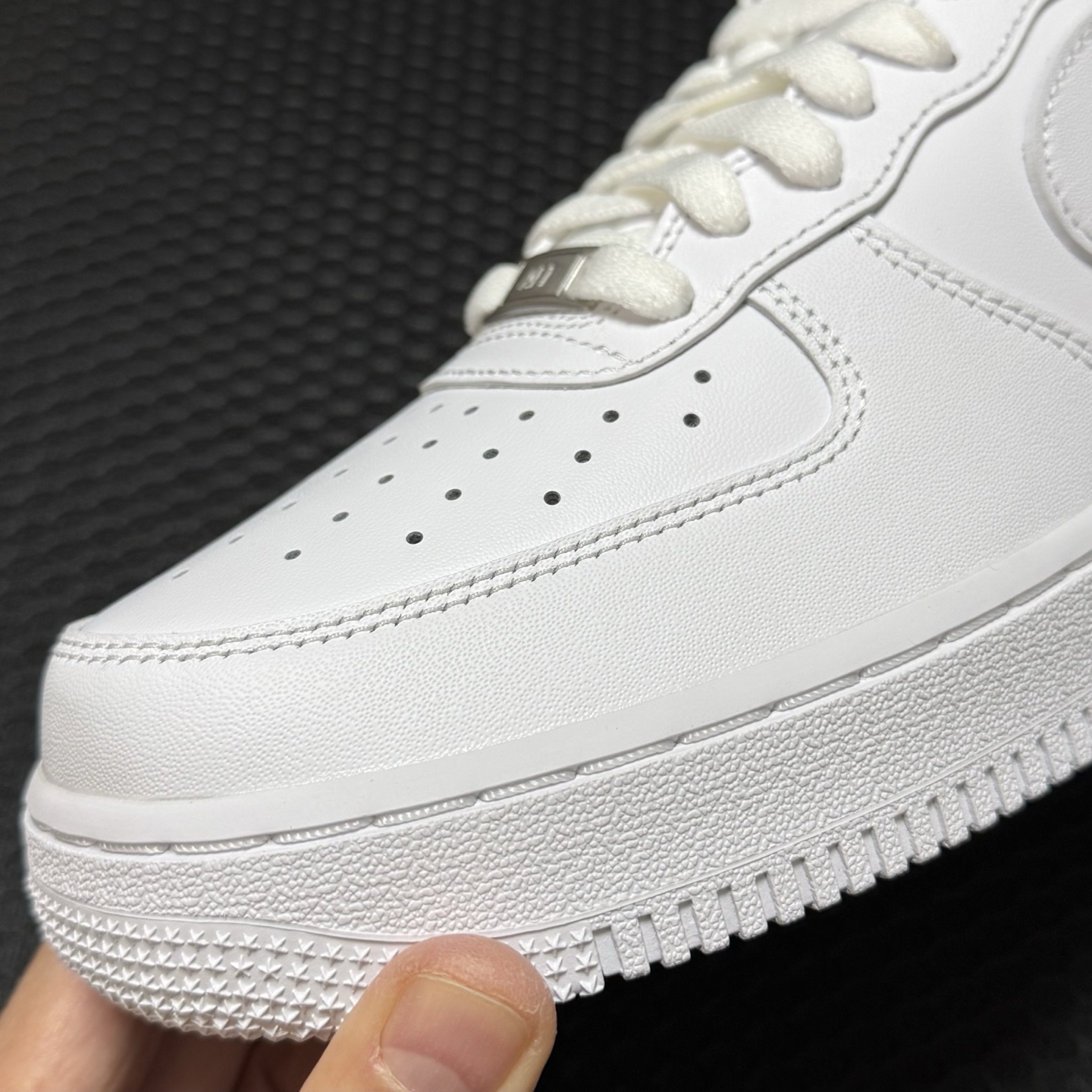 ♨️ 空军纯白低帮 ♨️头层版！尺码36-46全码齐 承诺不是头层皮鞋子白送！市场难得有头层货特价的，喜