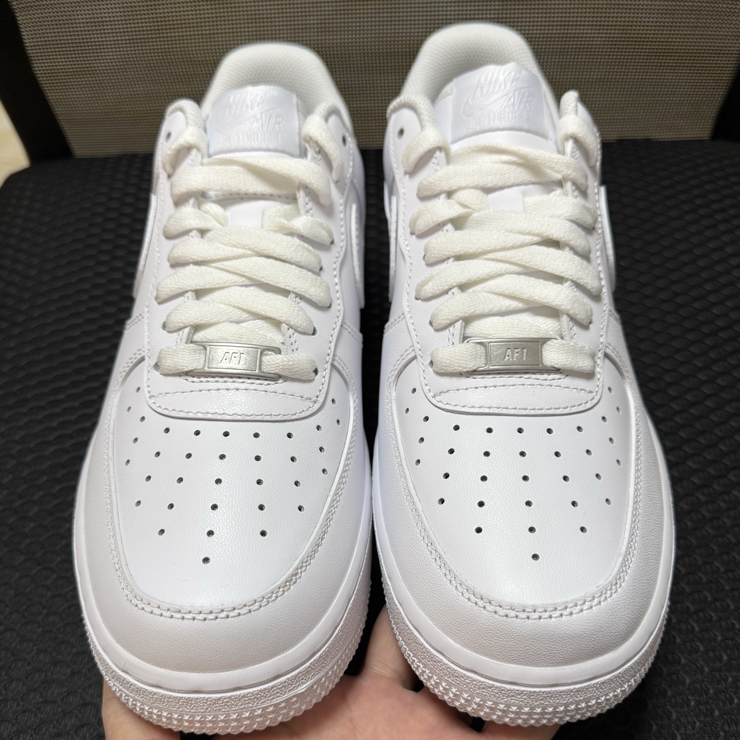♨️ 空军纯白低帮 ♨️头层版！尺码36-46全码齐 承诺不是头层皮鞋子白送！市场难得有头层货特价的，喜