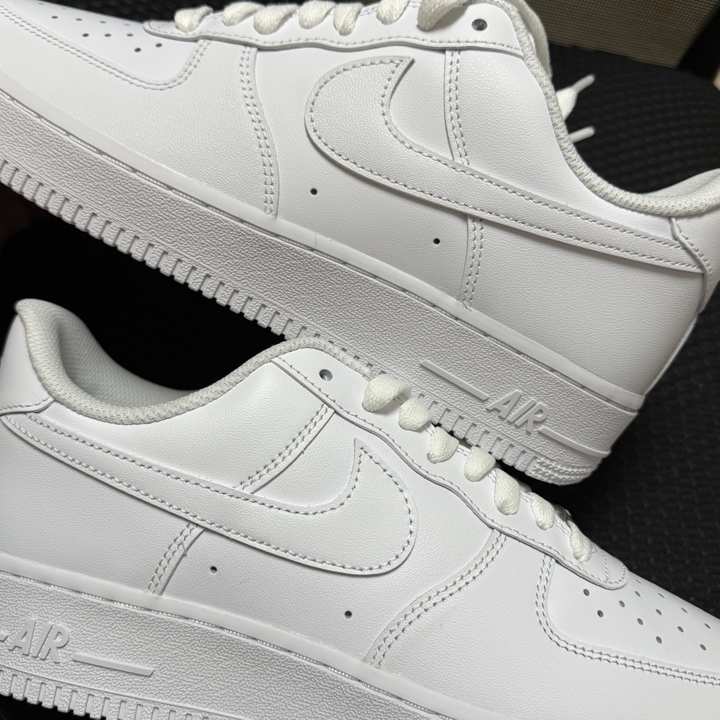 ♨️ 空军纯白低帮 ♨️头层版！尺码36-46全码齐 承诺不是头层皮鞋子白送！市场难得有头层货特价的，喜