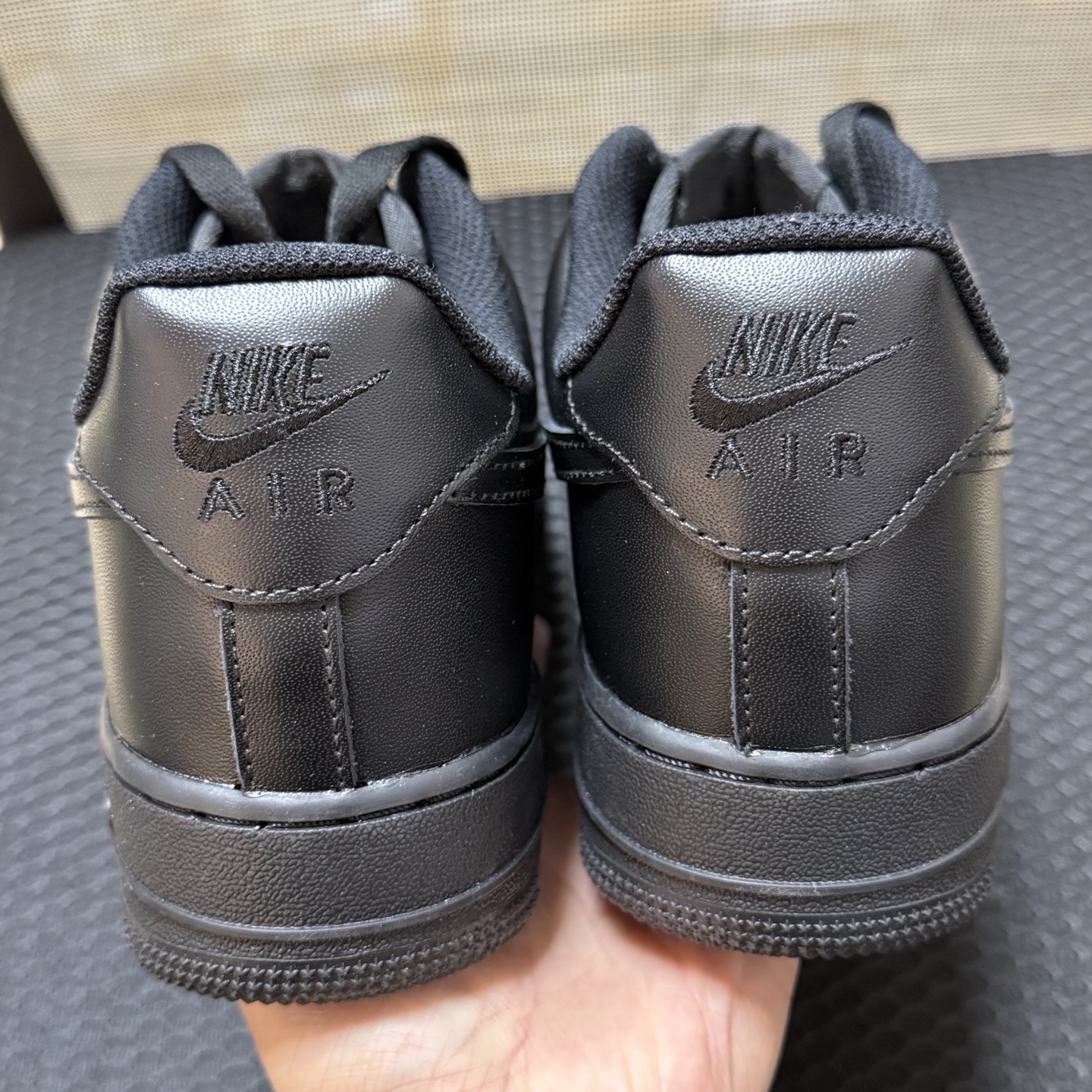 ♨️ 空军纯黑低帮 ♨️头层版！尺码36-46全码齐 承诺不是头层皮鞋子白送！市场难得有头层货特价的，喜