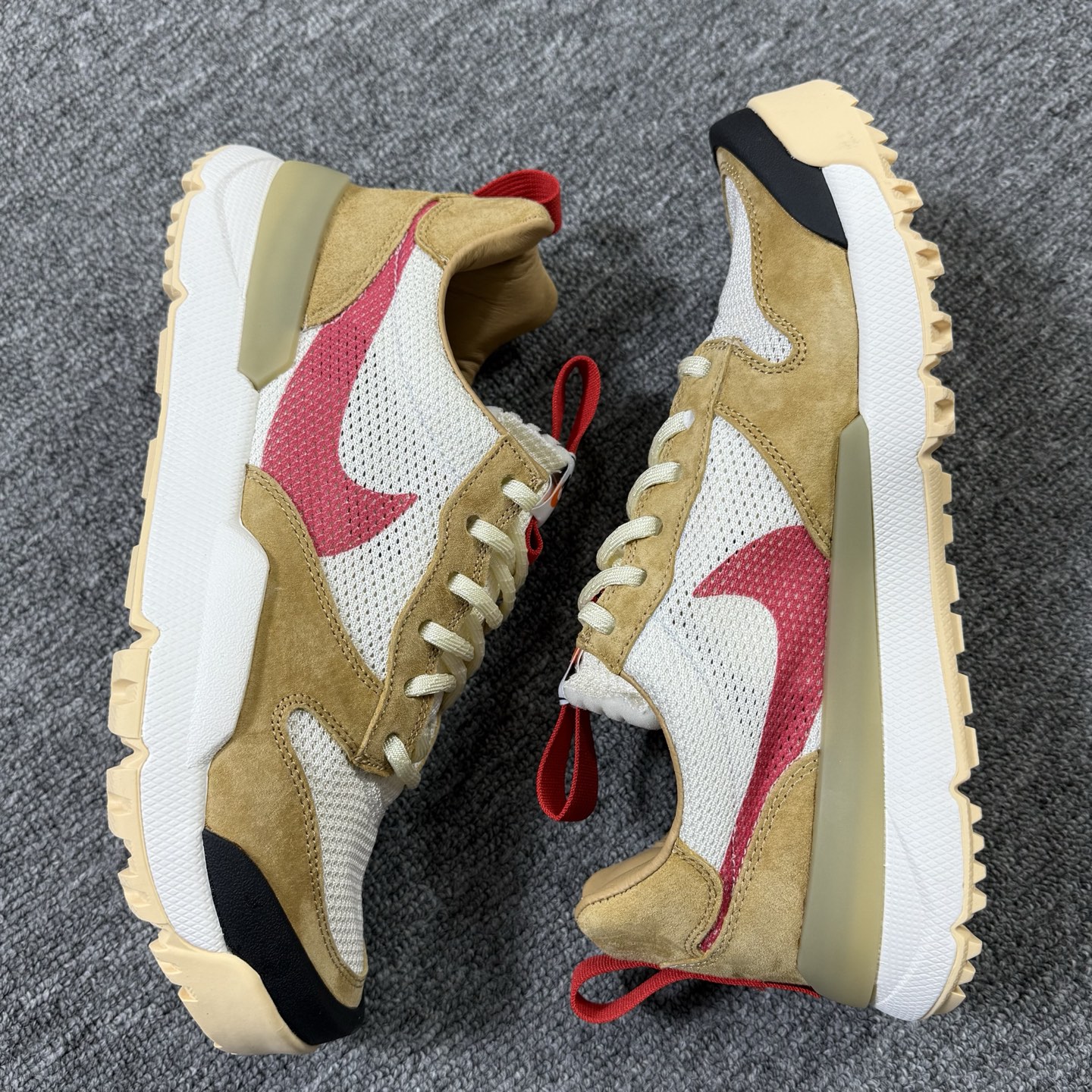 💰320
宇航员3.0米棕色 Tom Sachs  Craft Mars Yard Shoe ！
尺码36-46全码出货！
货号IF2885-100！
编码AC5816！