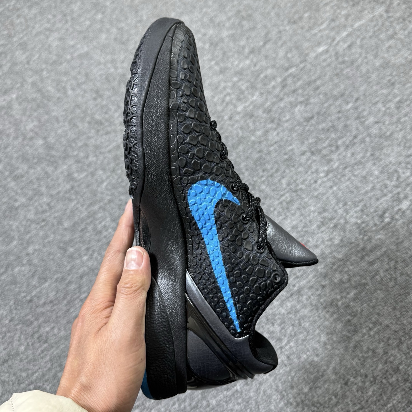 开年重磅福利🉐 市场知名顶级OWF版本！科比6黑暗骑士 尺码40-48.5全码齐 ♨️偏小1个尺码！售前