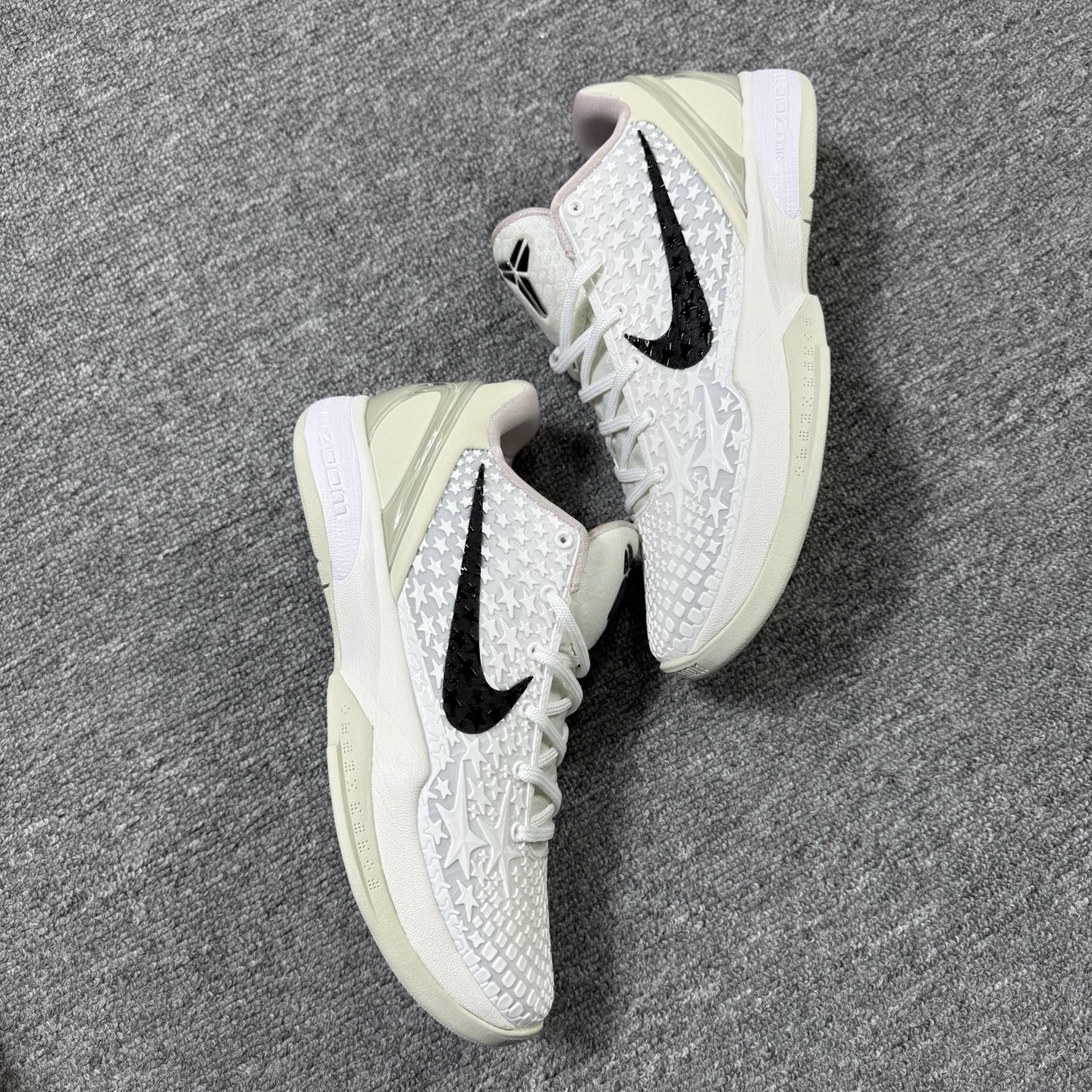 开年重磅福利🉐 市场知名顶级OWF版本！科比6奶白 尺码40-48.5全码齐 ♨️偏小1个尺码！售前 售