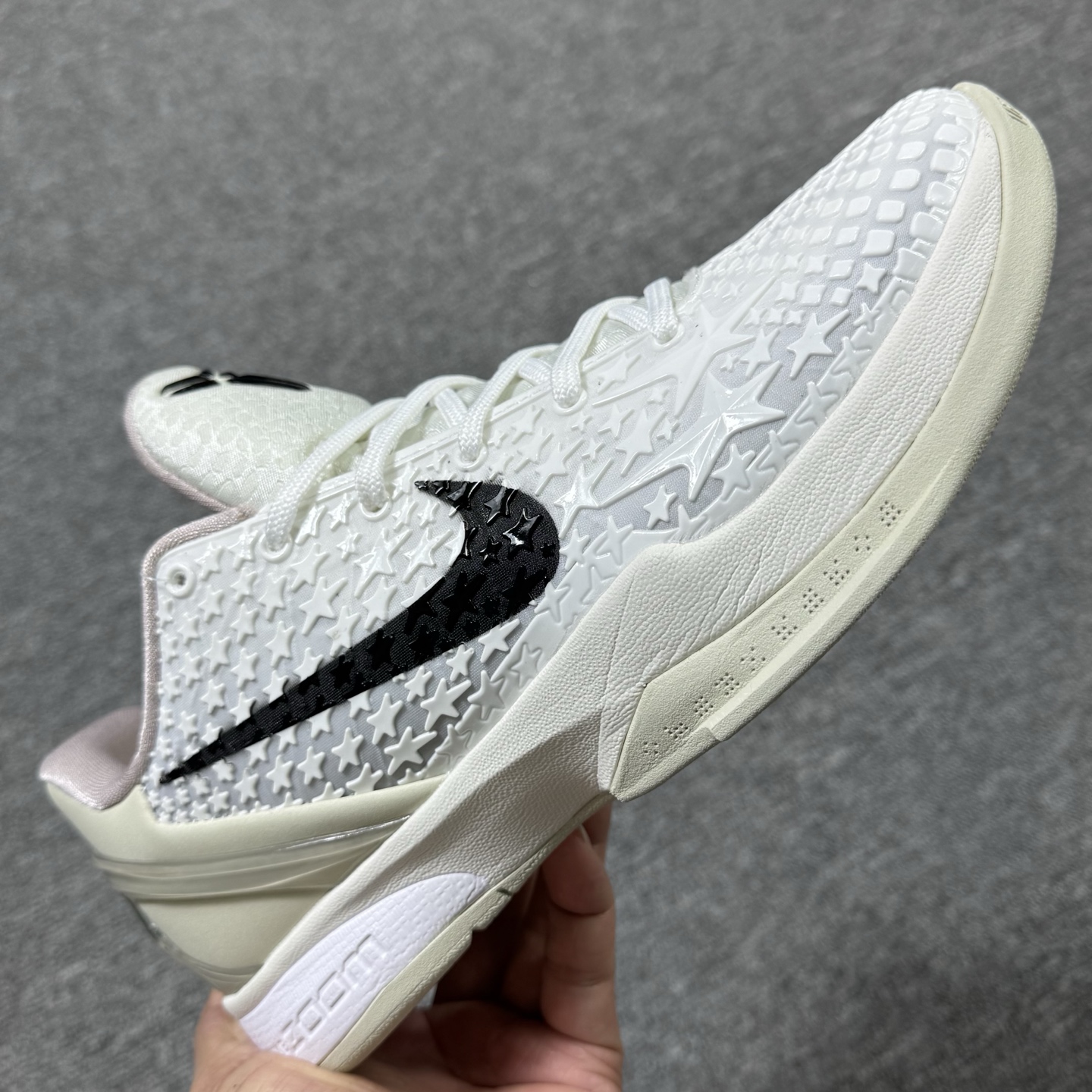 开年重磅福利🉐 市场知名顶级OWF版本！科比6奶白 尺码40-48.5全码齐 ♨️偏小1个尺码！售前 售