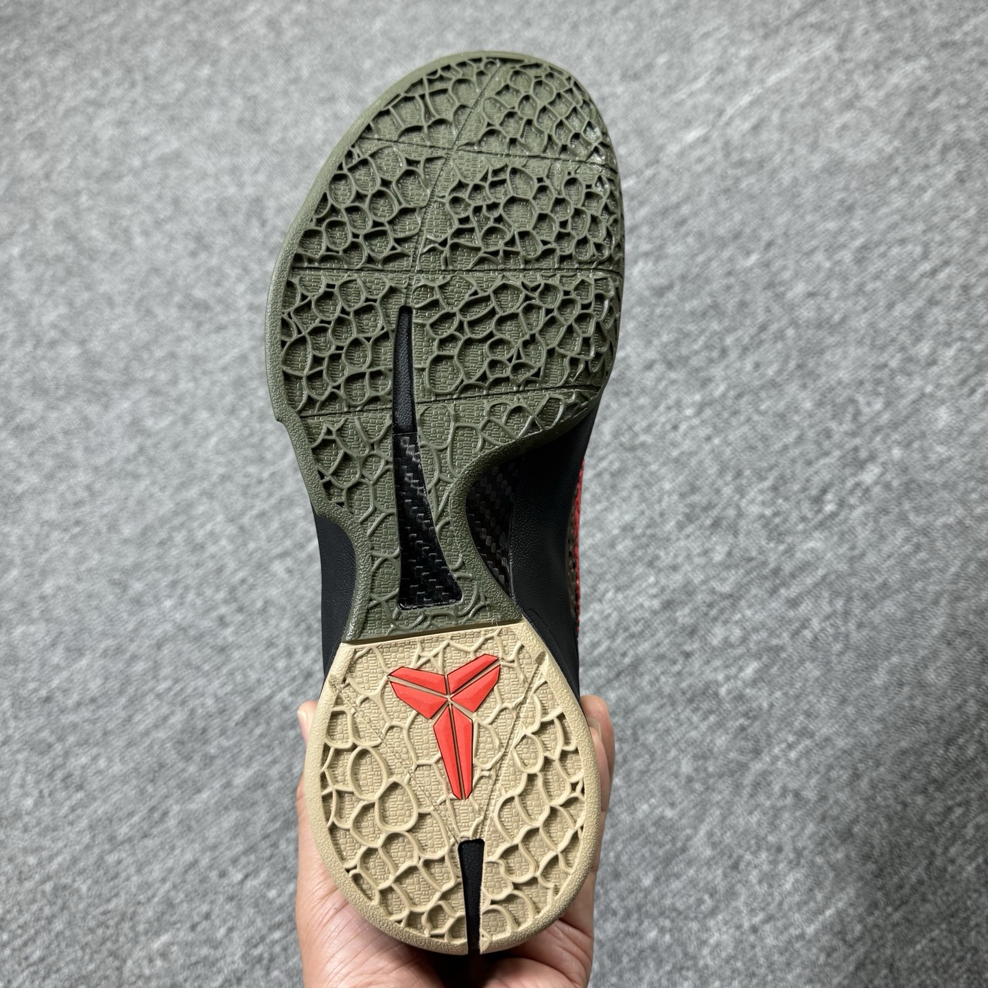 开年重磅福利🉐 市场知名顶级OWF版本！科比6迷彩 尺码40-48.5全码齐 ♨️偏小1个尺码！售前 售