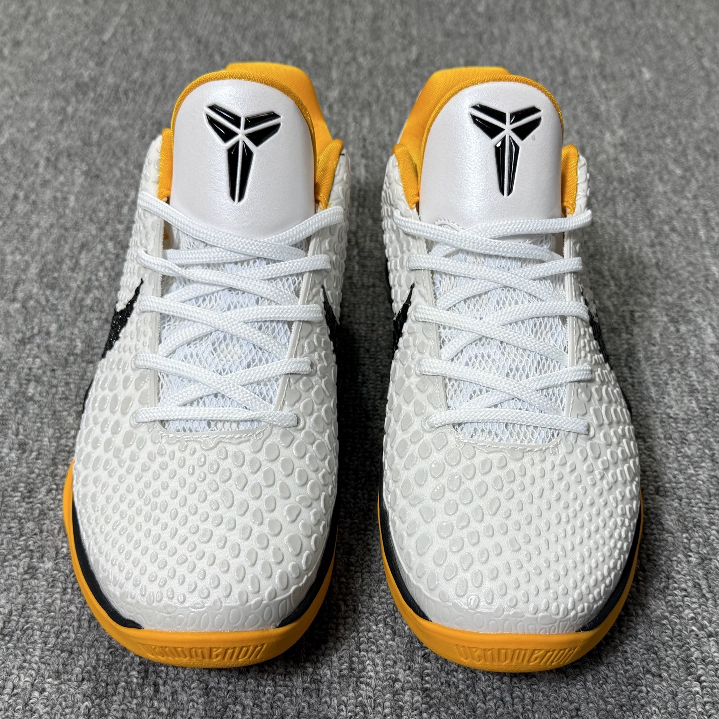 开年重磅福利🉐 市场知名顶级OWF版本！科比6黑白黄 尺码40-48.5全码齐 ♨️偏小1个尺码！售前 