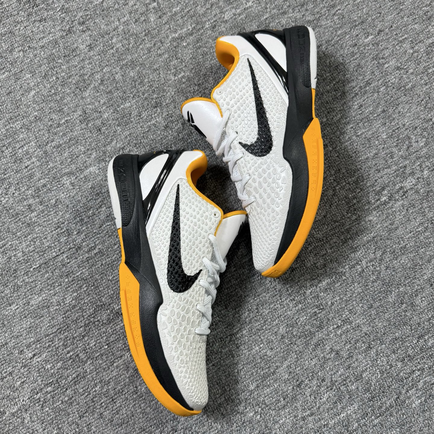 开年重磅福利🉐 市场知名顶级OWF版本！科比6黑白黄 尺码40-48.5全码齐 ♨️偏小1个尺码！售前 