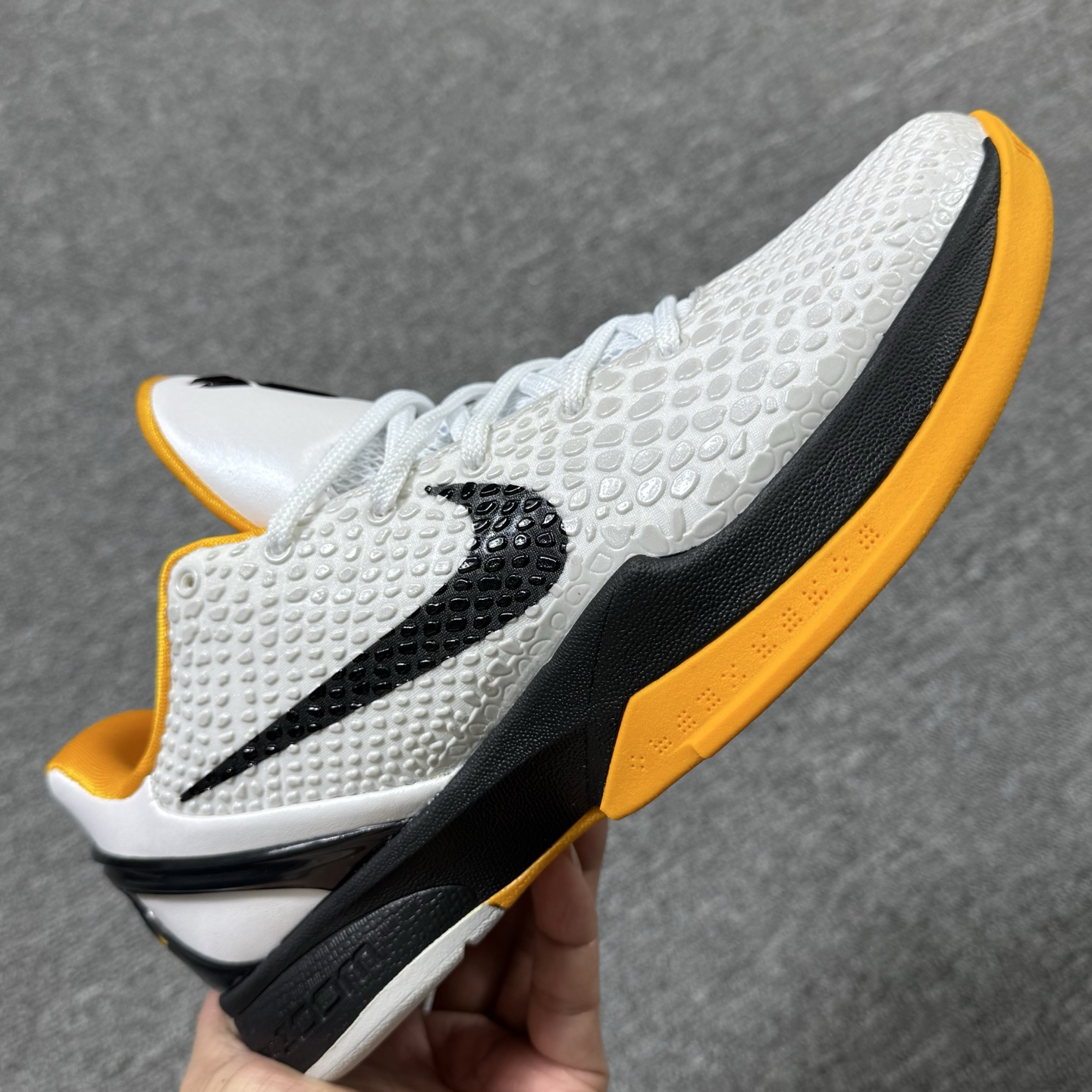 开年重磅福利🉐 市场知名顶级OWF版本！科比6黑白黄 尺码40-48.5全码齐 ♨️偏小1个尺码！售前 