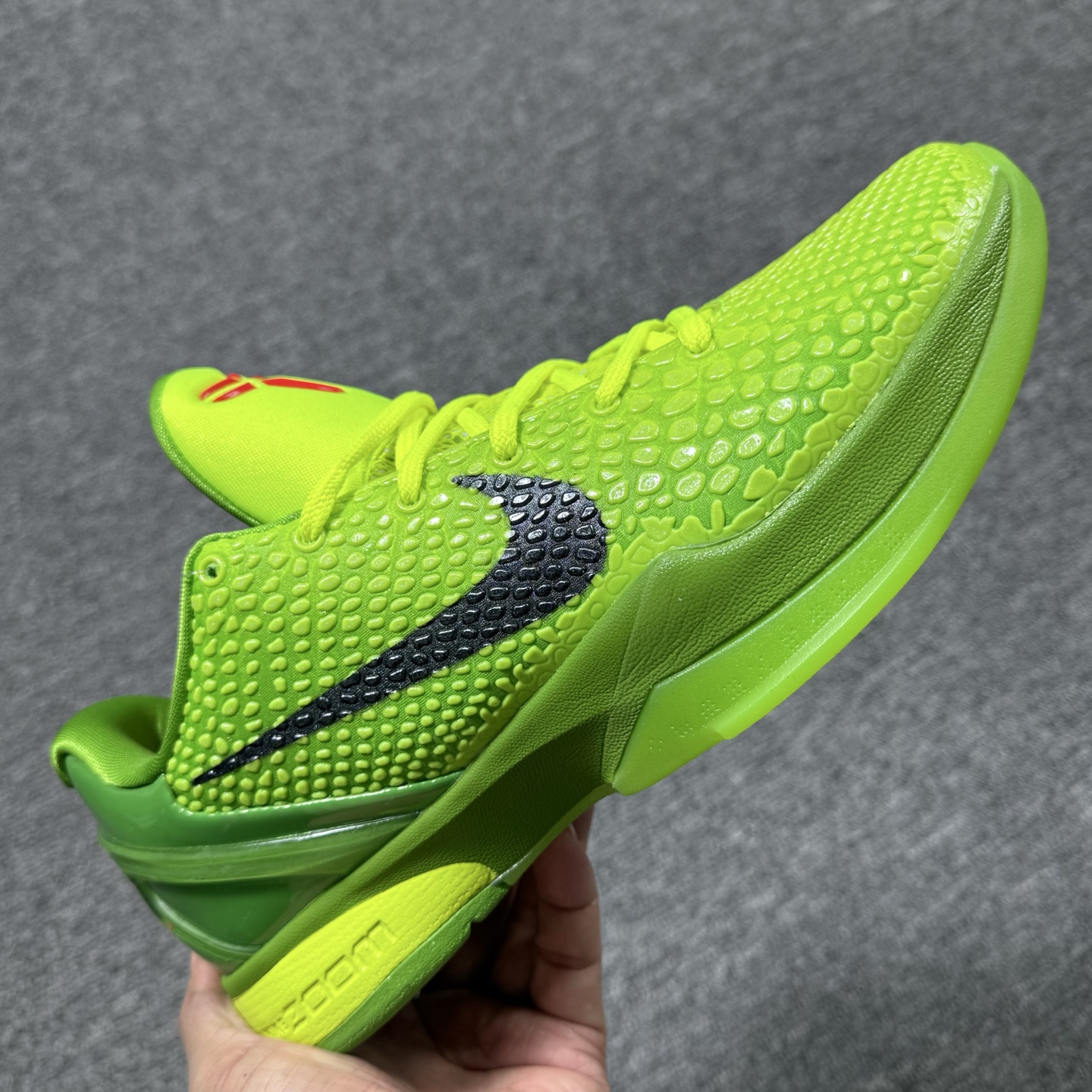 开年重磅福利🉐 市场知名顶级OWF版本！科比6青峰侠 尺码40-48.5全码齐 ♨️偏小1个尺码！售前 