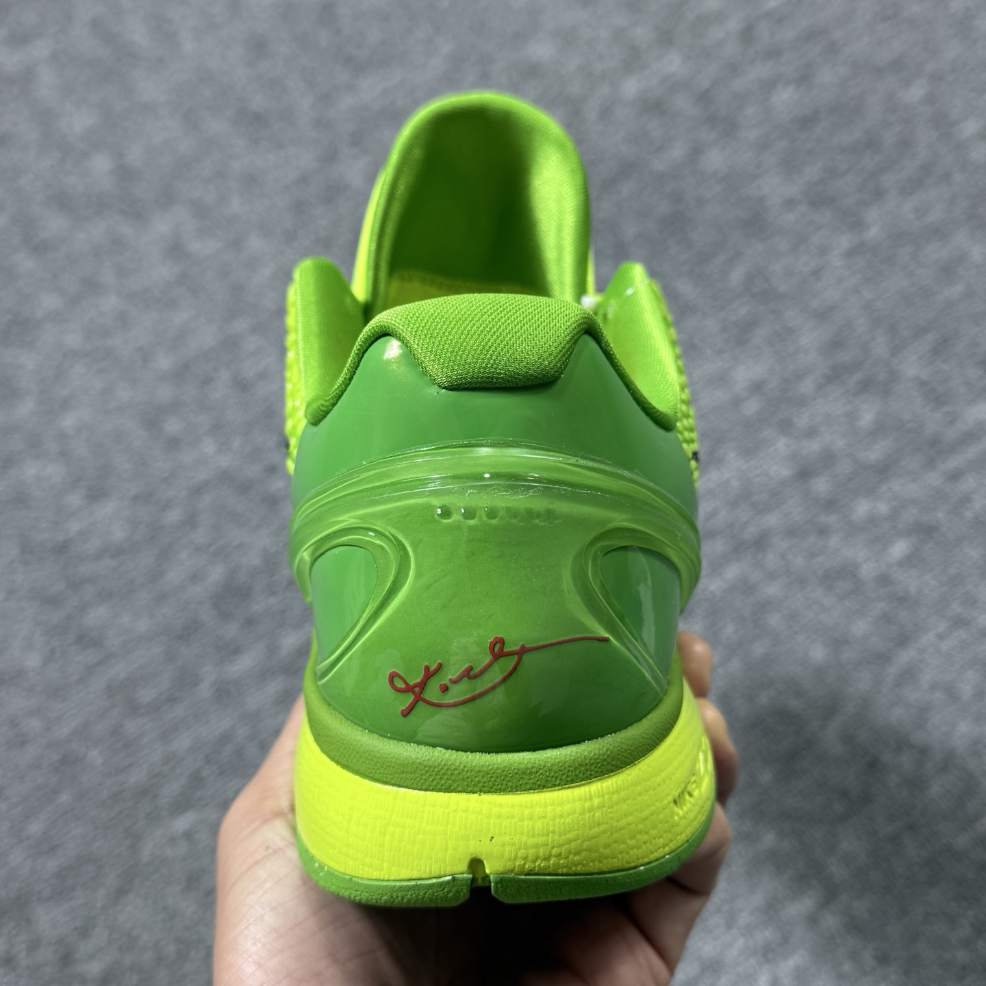 开年重磅福利🉐 市场知名顶级OWF版本！科比6青峰侠 尺码40-48.5全码齐 ♨️偏小1个尺码！售前 