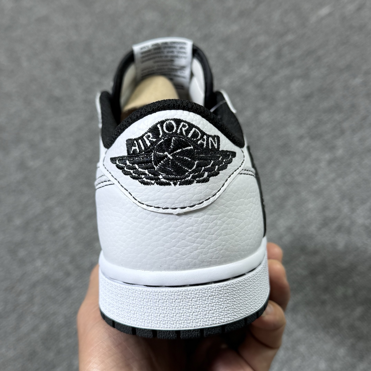 包邮！开年重磅福利 。高品质头层定制倒钩低帮！尺码40-47.5全码齐！编码AB6529！