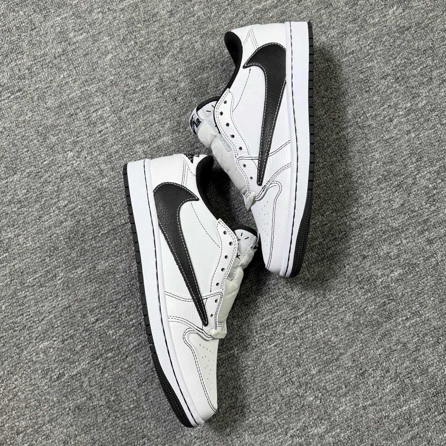 包邮！开年重磅福利 。高品质头层定制倒钩低帮！尺码40-47.5全码齐！编码AB6529！