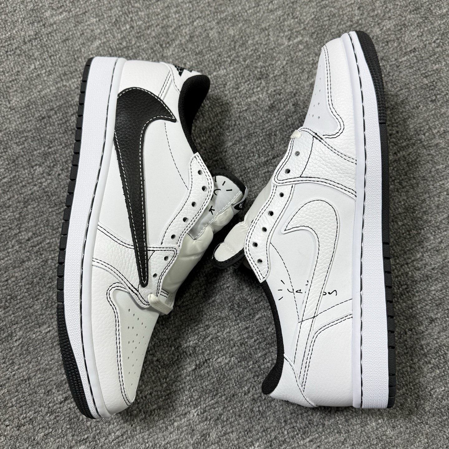 包邮！开年重磅福利 。高品质头层定制倒钩低帮！尺码40-47.5全码齐！编码AB6529！