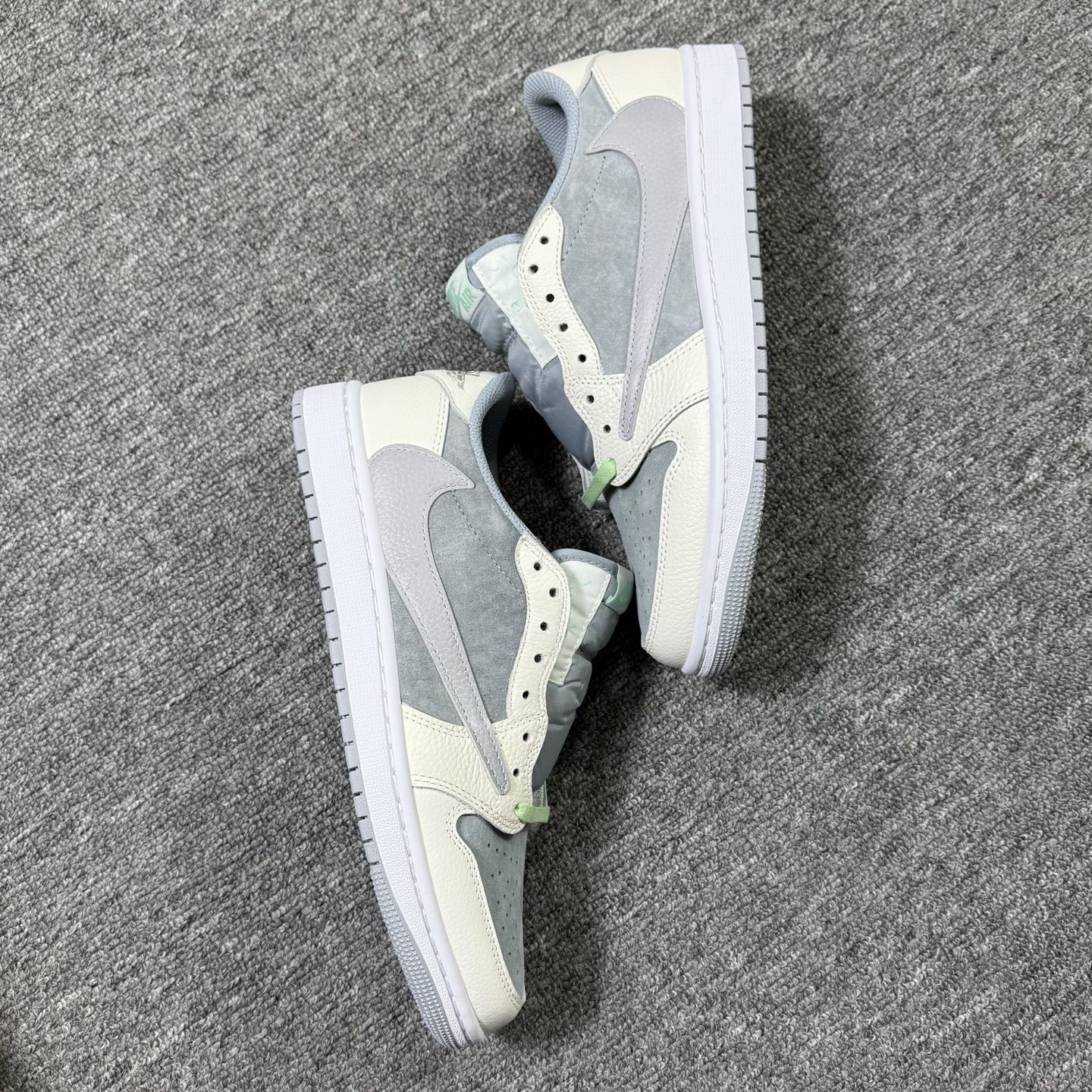 包邮！开年重磅福利 。高品质头层定制倒钩低帮！尺码40-47.5全码齐！编码AB6529！