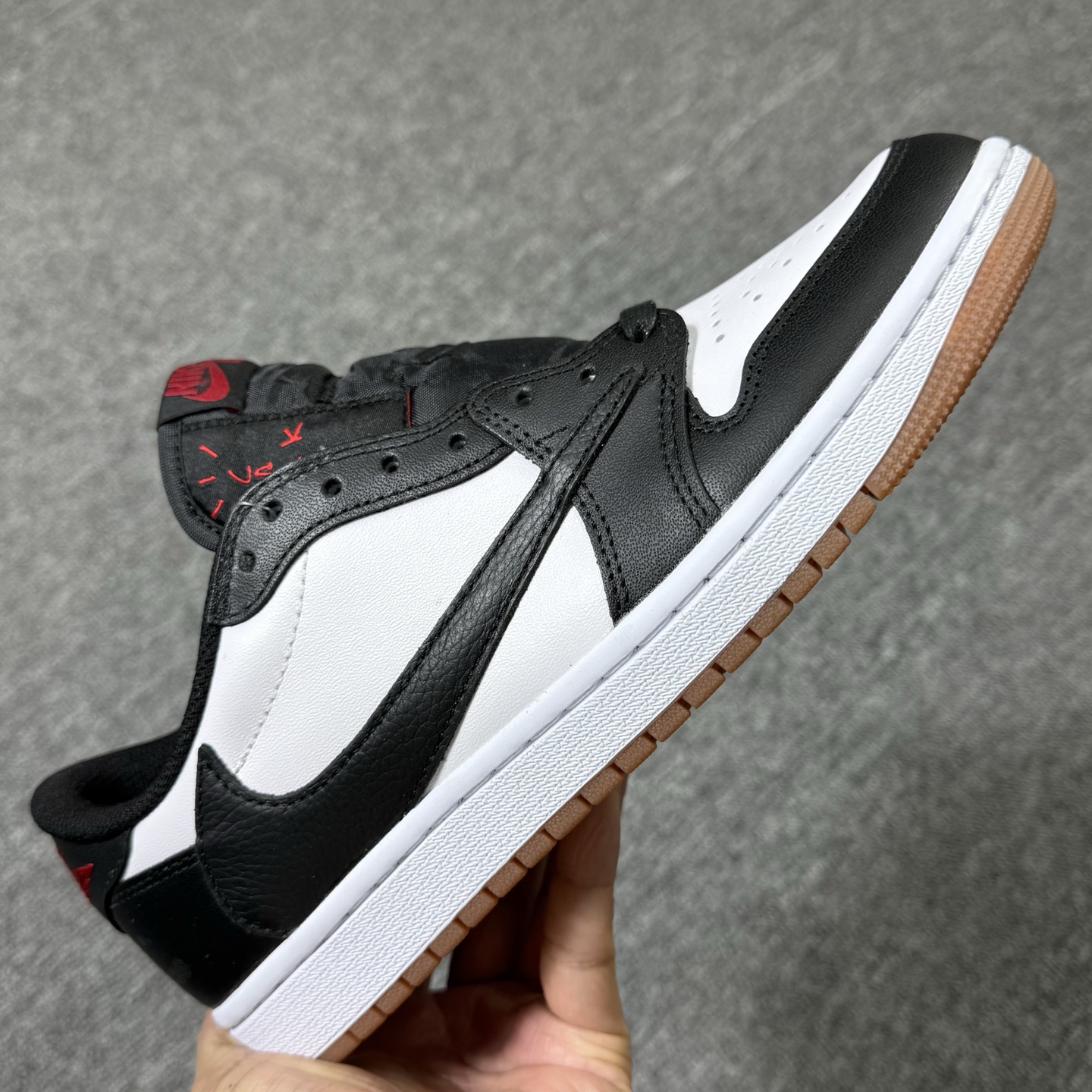 包邮！开年重磅福利 。高品质头层定制倒钩低帮！尺码40-47.5全码齐！编码AB6529！