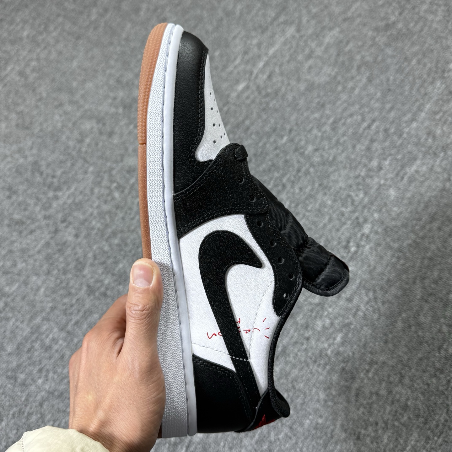 包邮！开年重磅福利 。高品质头层定制倒钩低帮！尺码40-47.5全码齐！编码AB6529！