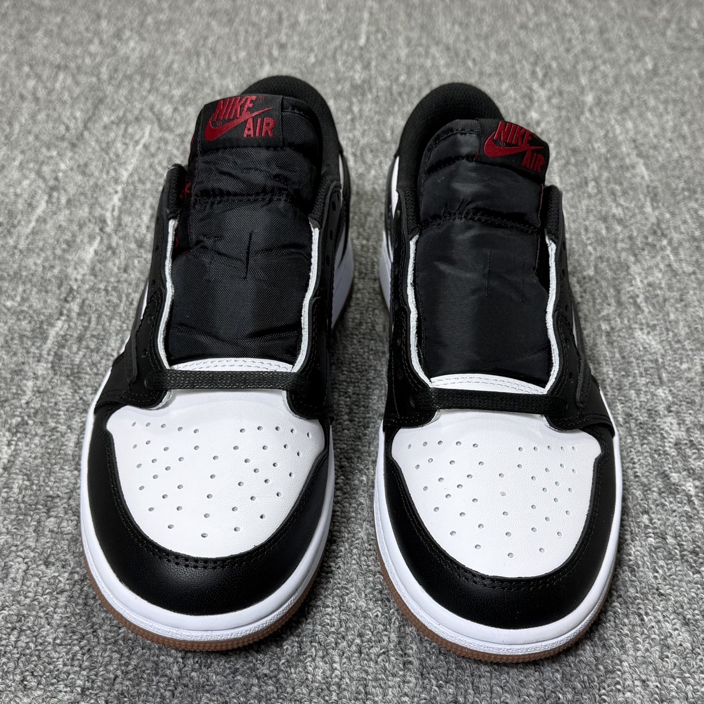 包邮！开年重磅福利 。高品质头层定制倒钩低帮！尺码40-47.5全码齐！编码AB6529！