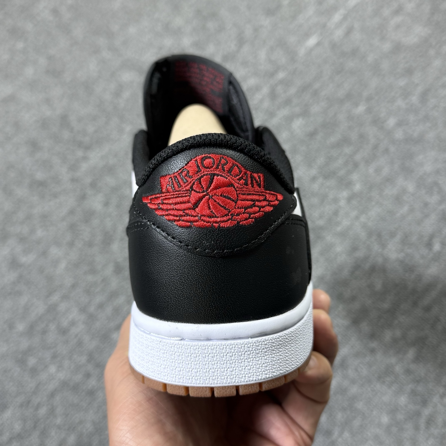 包邮！开年重磅福利 。高品质头层定制倒钩低帮！尺码40-47.5全码齐！编码AB6529！