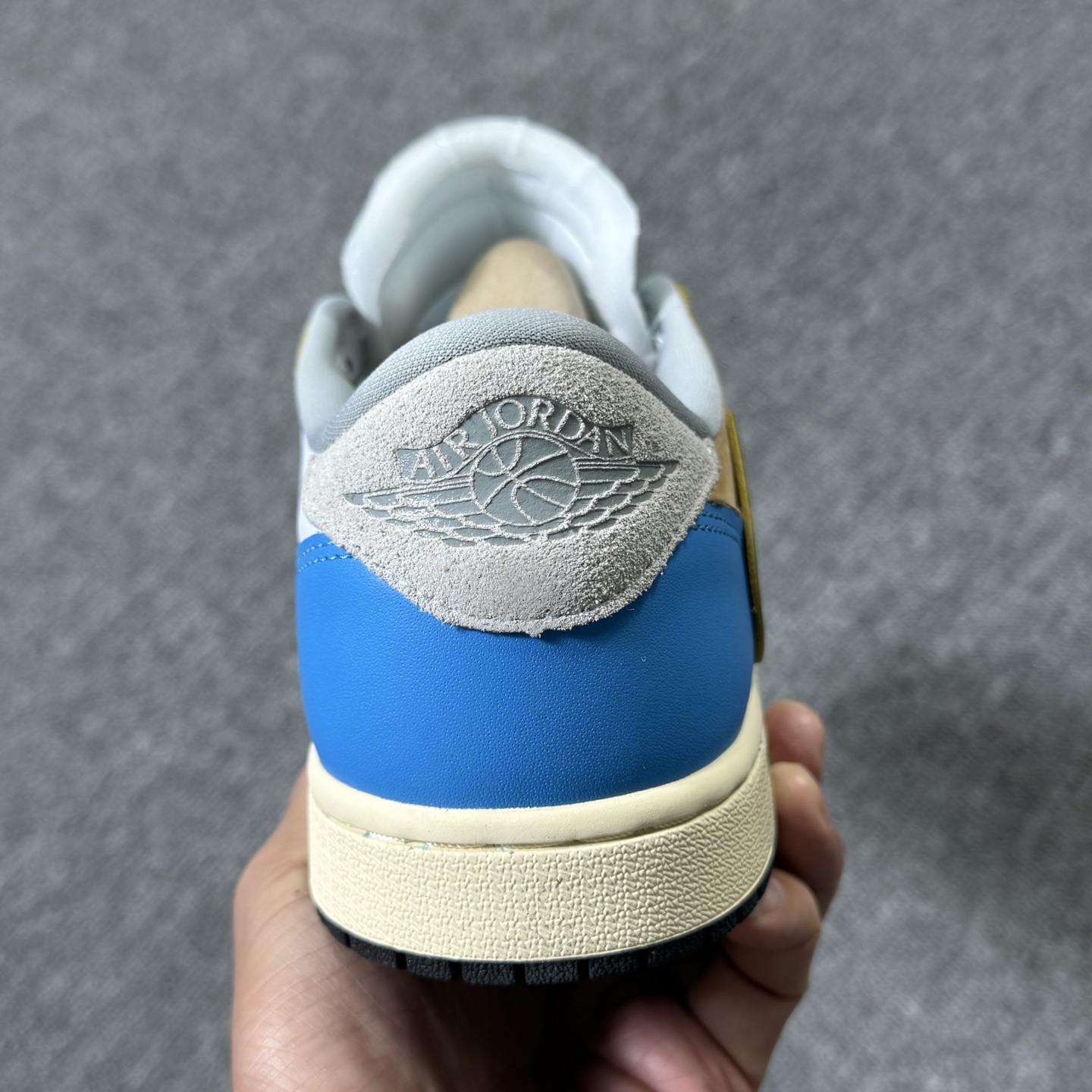 包邮！开年重磅福利 。高品质头层定制倒钩低帮！尺码40-47.5全码齐！编码AB6529！