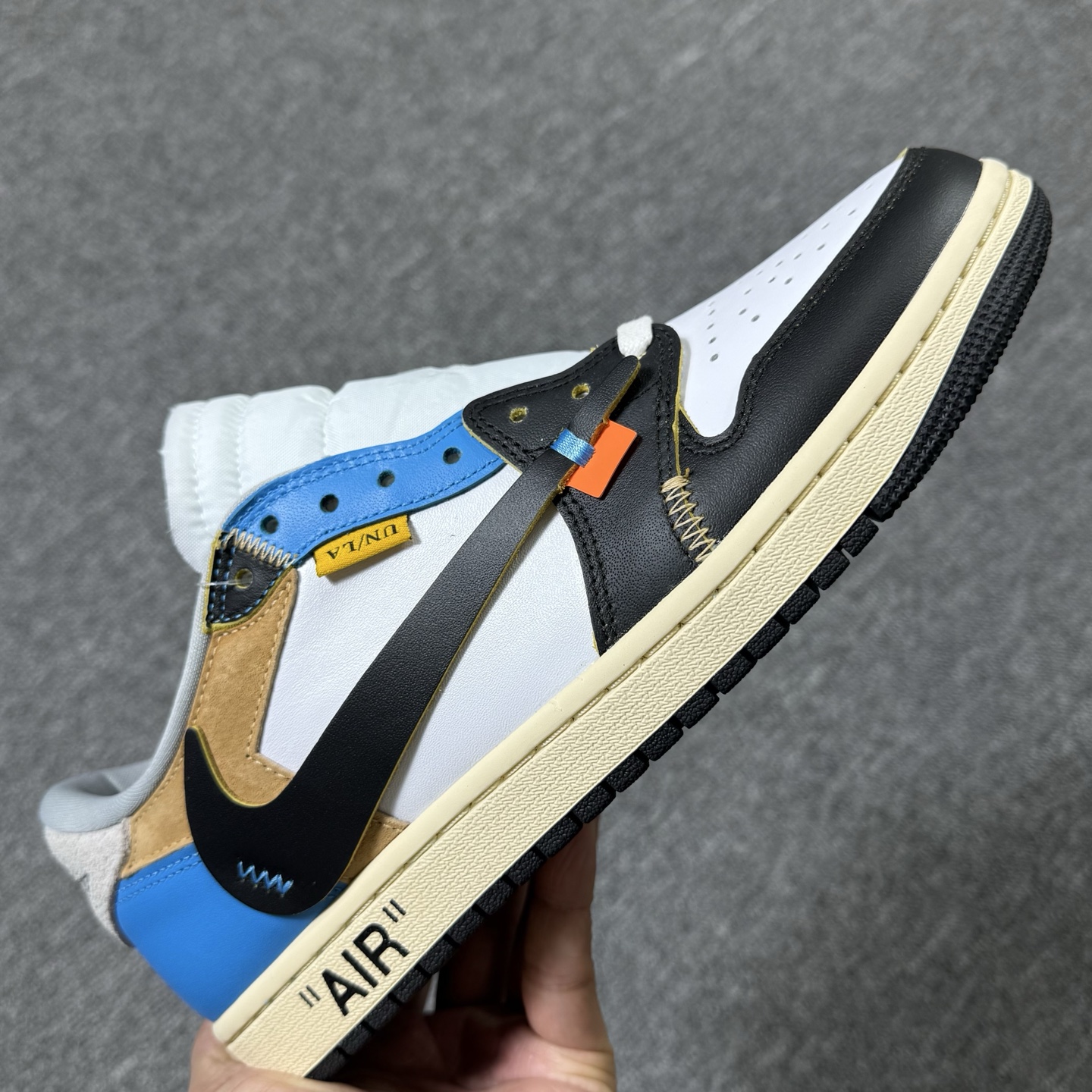 包邮！开年重磅福利 。高品质头层定制倒钩低帮！尺码40-47.5全码齐！编码AB6529！