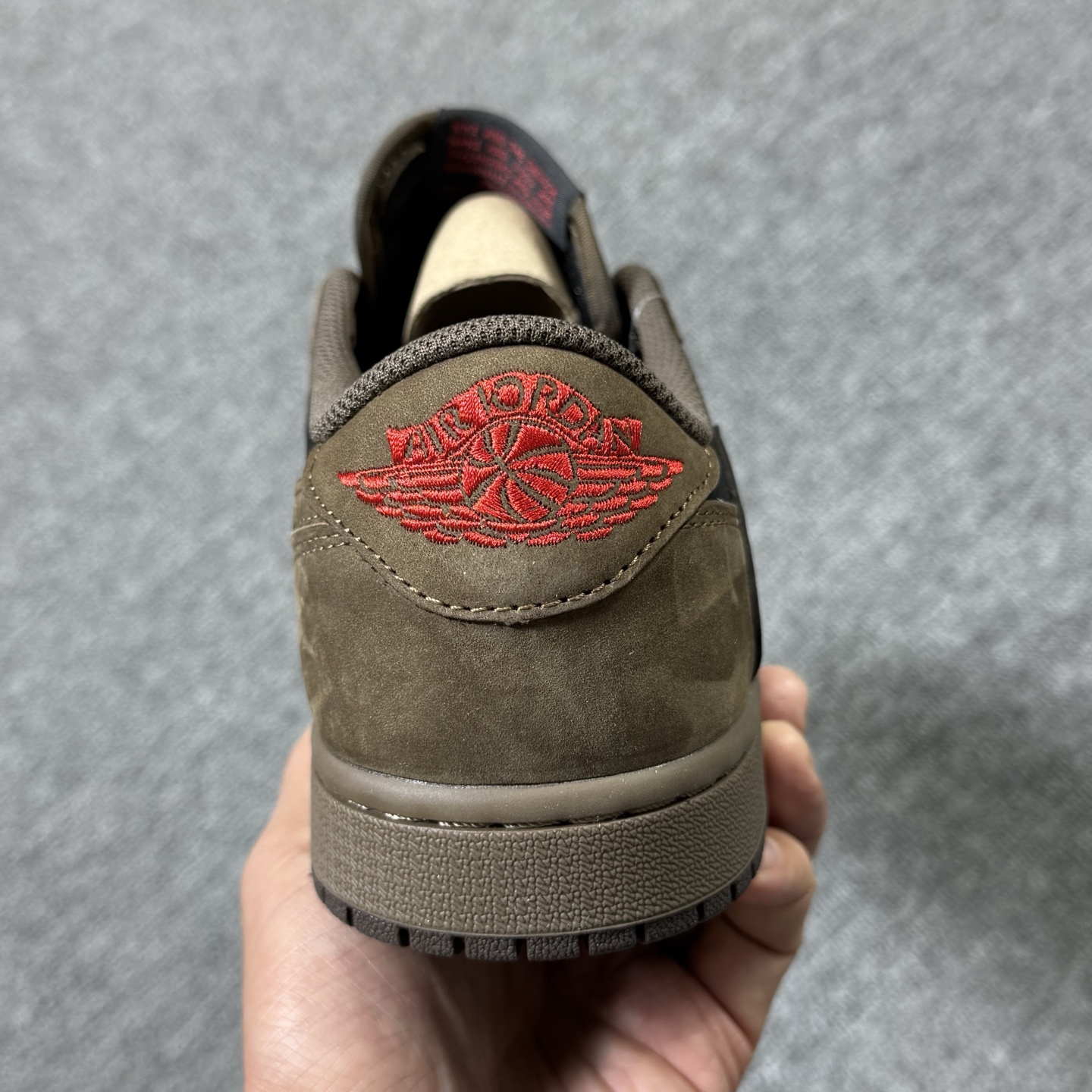 包邮！开年重磅福利 。高品质头层定制倒钩低帮！尺码36-47.5全码齐！编码AB6529！