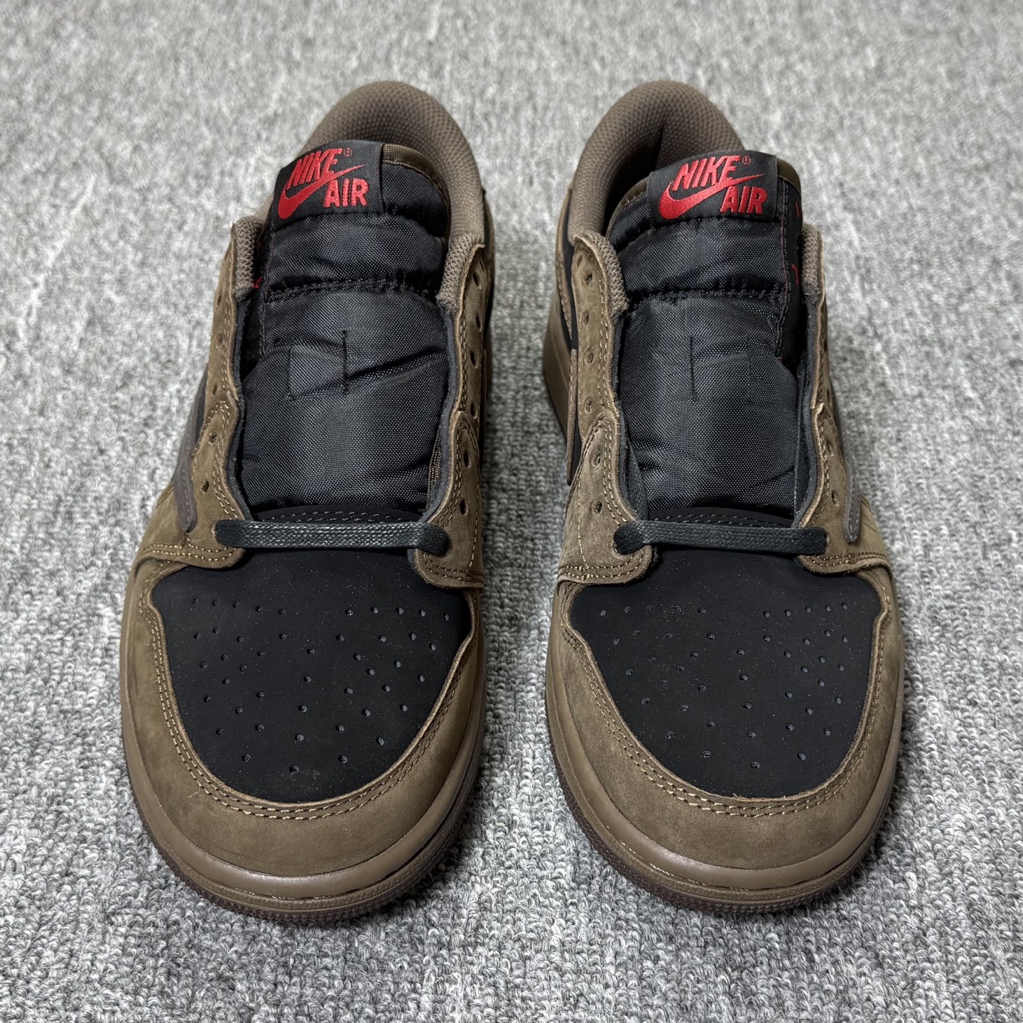 包邮！开年重磅福利 。高品质头层定制倒钩低帮！尺码36-47.5全码齐！编码AB6529！