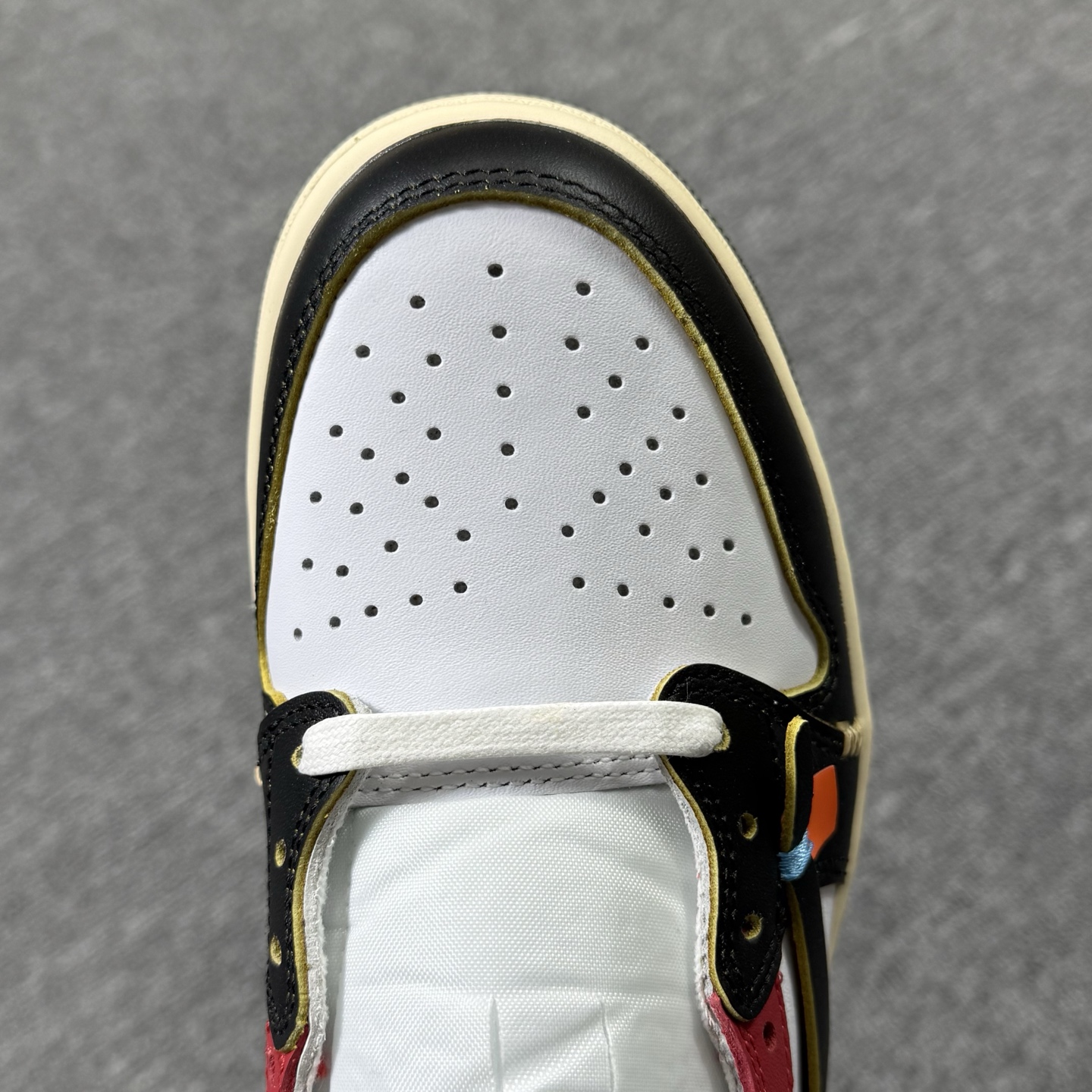 包邮！开年重磅福利 。高品质头层定制倒钩低帮！尺码36-47.5全码齐！编码AB6529！