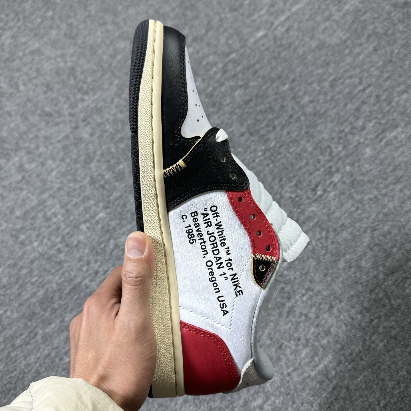 包邮！开年重磅福利 。高品质头层定制倒钩低帮！尺码36-47.5全码齐！编码AB6529！