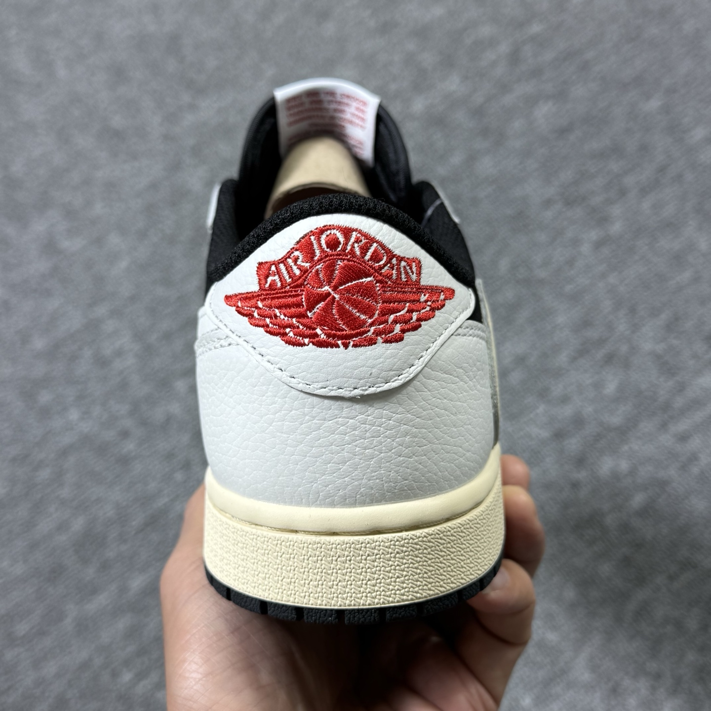 包邮！开年重磅福利 。高品质头层定制倒钩低帮！尺码40-47.5全码齐！编码AB6529！