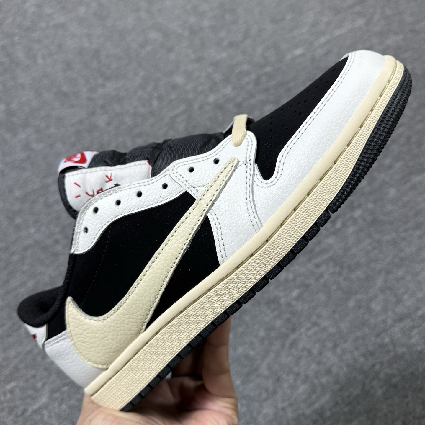 包邮！开年重磅福利 。高品质头层定制倒钩低帮！尺码40-47.5全码齐！编码AB6529！