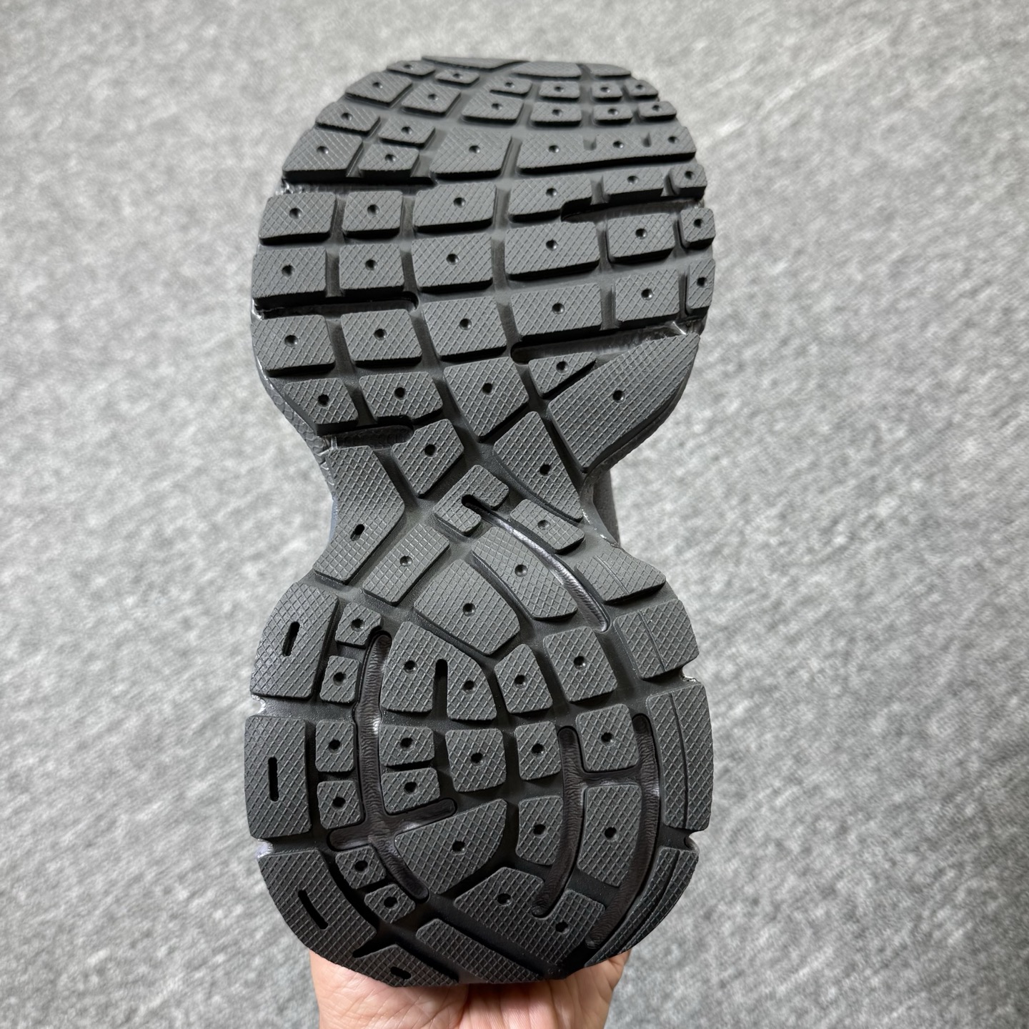 ♨️ 市场知名顶级VG版本！巴黎世家 黑碳灰！尺码35-46齐 ♨️偏大一个尺码，售前 售后 三包到底 