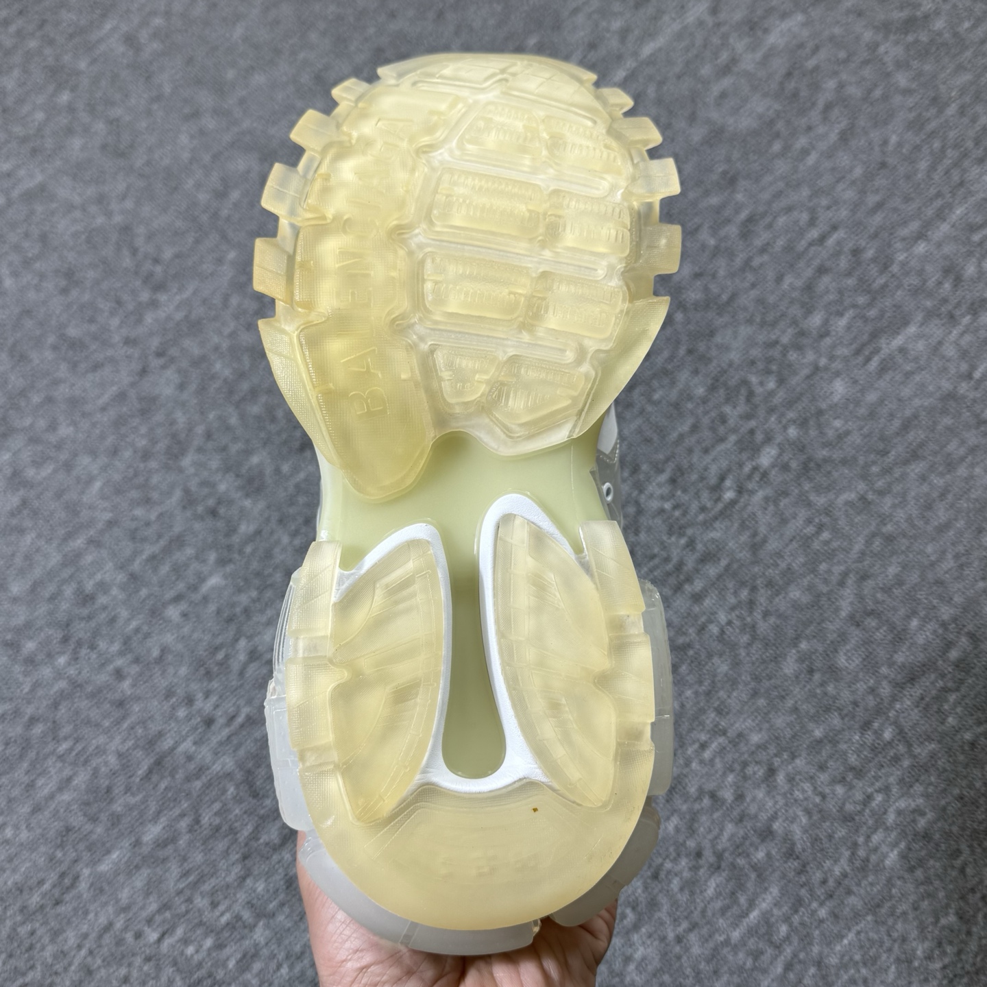 ♨️ 市场知名顶级VG版本！巴黎世家3.0白透明！尺码35-46齐 ♨️偏大一个尺码，售前 售后 三包到