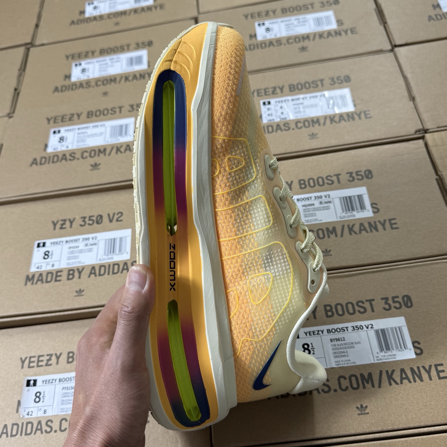 ♨️♨️♨️ 降价福利📢  登月19 代 Vomero Premium 橘蓝！尺码36-45全码齐，兼顾