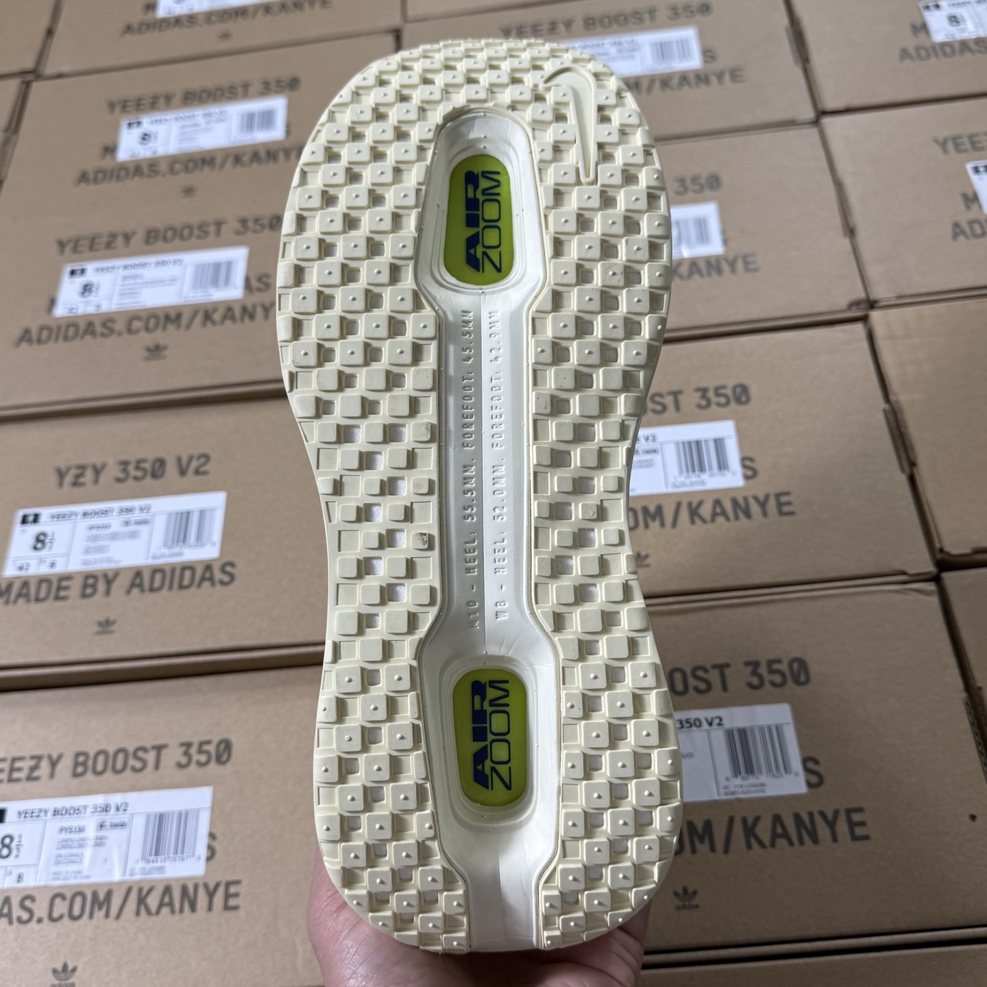 ♨️♨️♨️ 降价福利📢  登月19 代 Vomero Premium 橘蓝！尺码36-45全码齐，兼顾