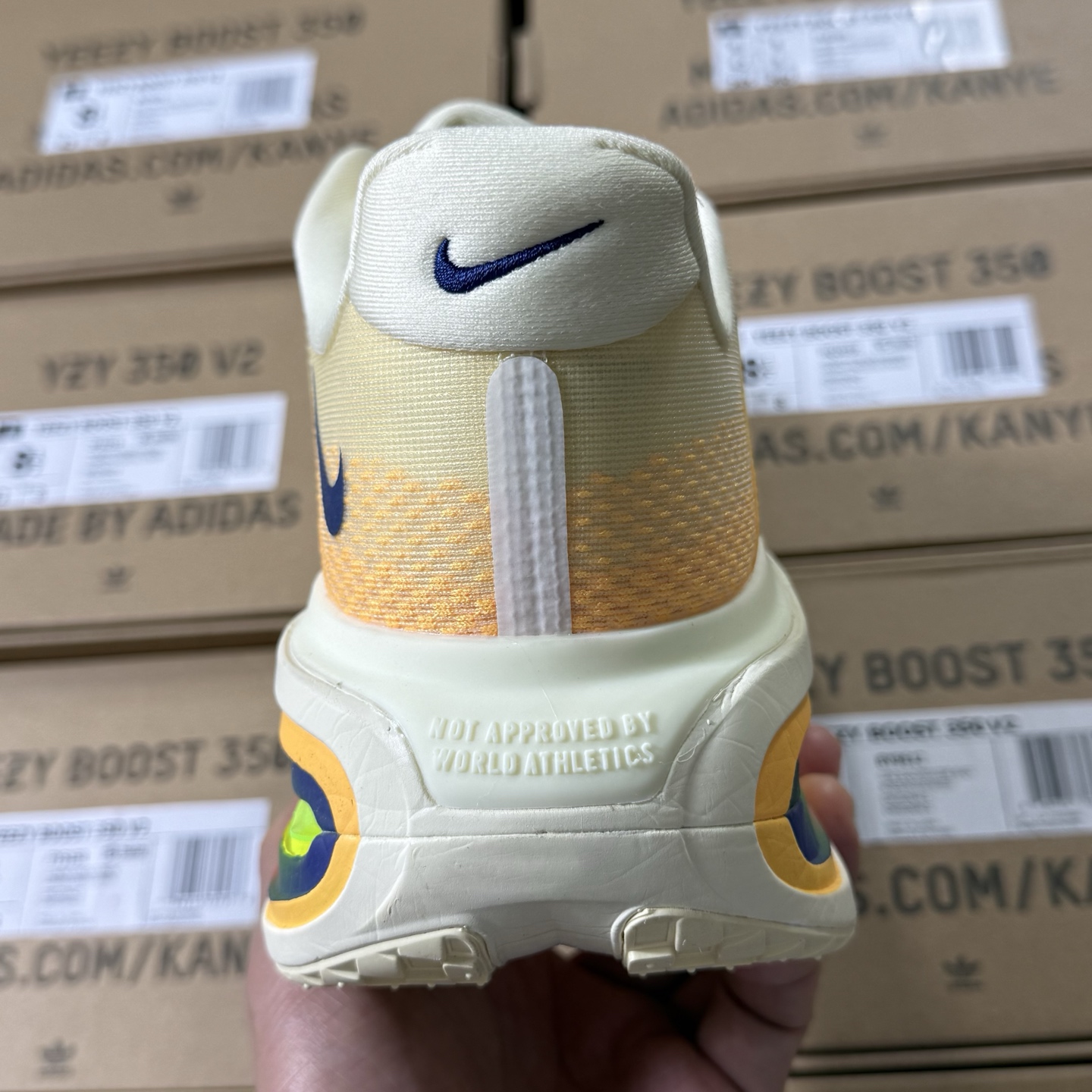 ♨️♨️♨️ 降价福利📢  登月19 代 Vomero Premium 橘蓝！尺码36-45全码齐，兼顾