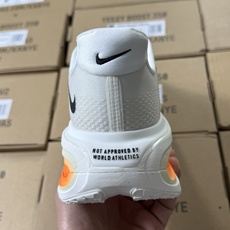 ♨️♨️♨️ 降价福利📢 登月19 代 Vomero Premium 白橙!尺码36-45全码出货,兼 ♨️♨️♨️ 降价福利📢 登月19 代 Vomero Premium 白橙!尺码36-45全码出货,兼