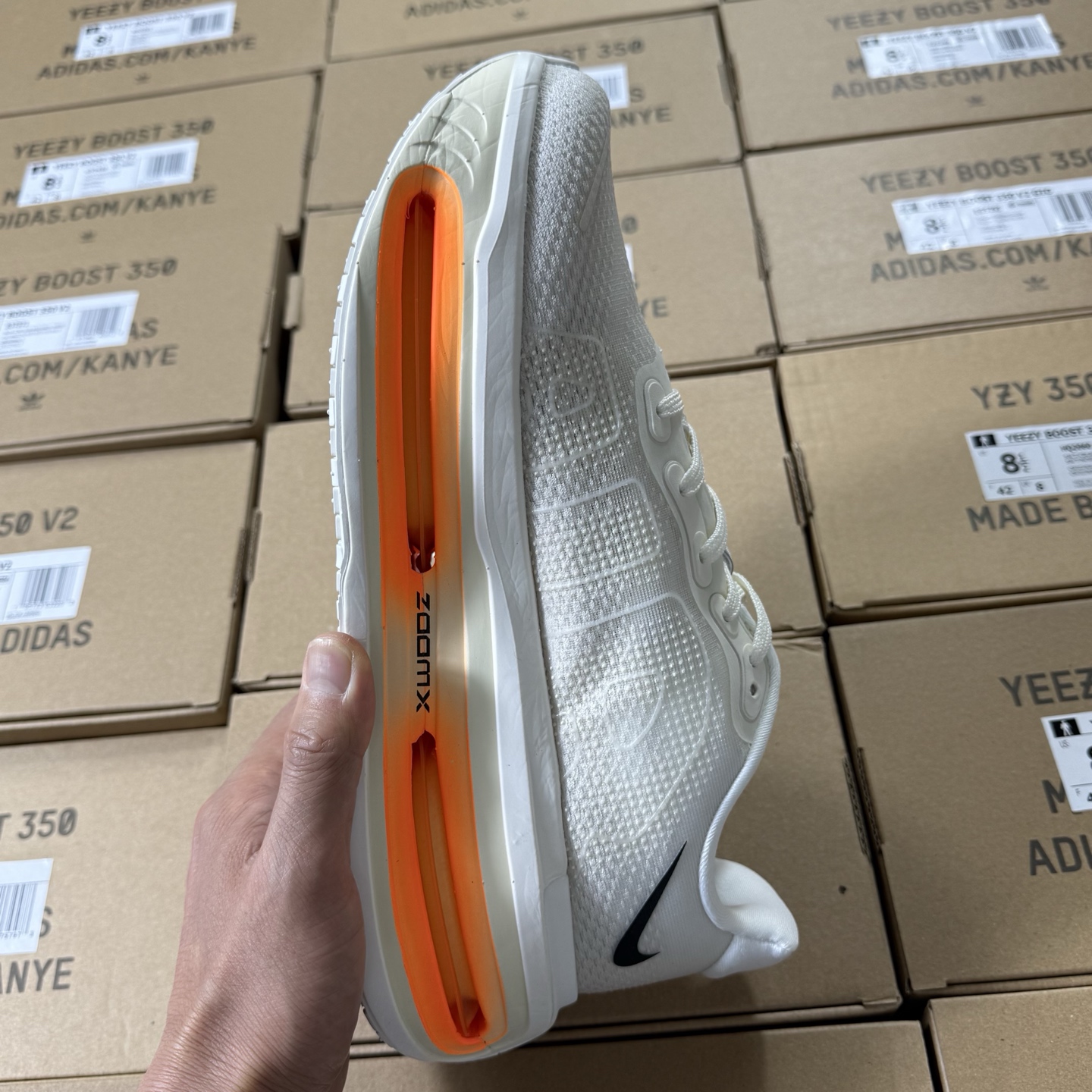 ♨️♨️♨️ 降价福利📢 登月19 代 Vomero Premium 白橙!尺码36-45全码出货,兼 ♨️♨️♨️ 降价福利📢 登月19 代 Vomero Premium 白橙!尺码36-45全码出货,兼