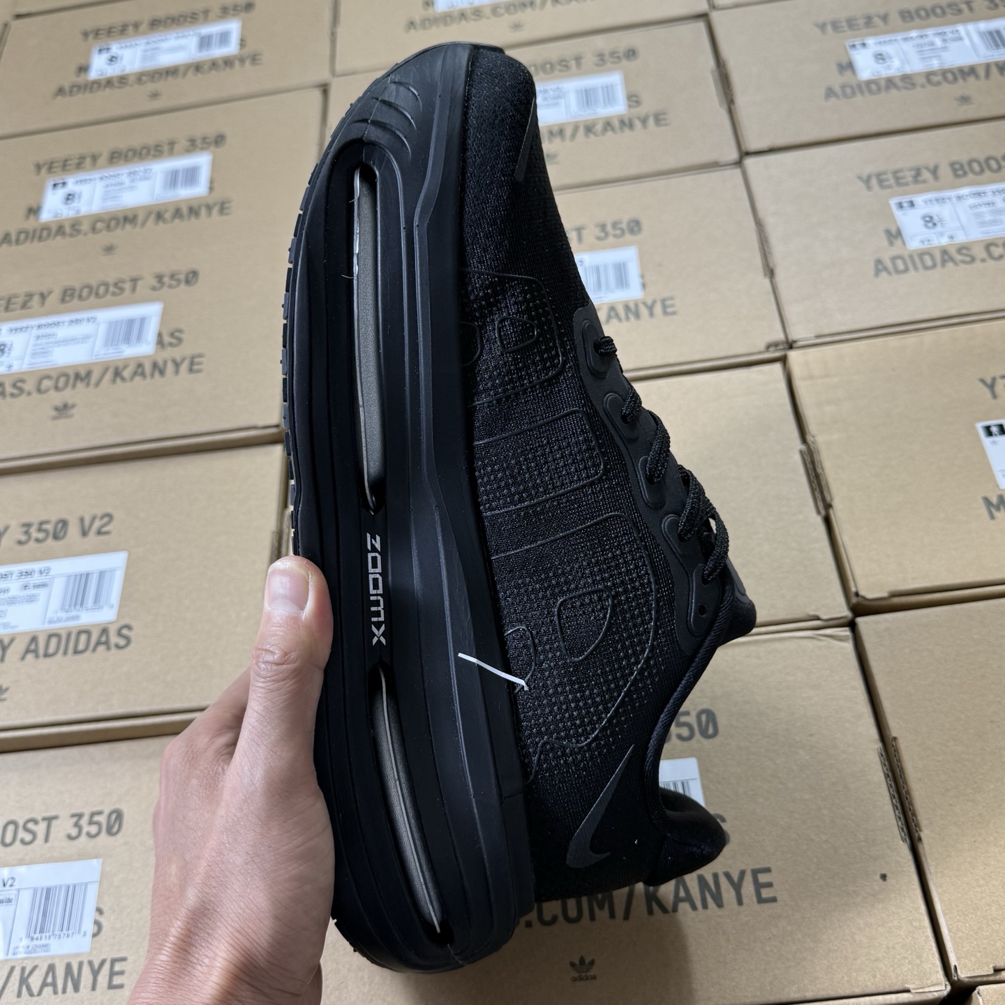 ♨️♨️♨️ 降价福利📢  登月19 代 Vomero Premium 全黑！尺码36-45全码出货，兼