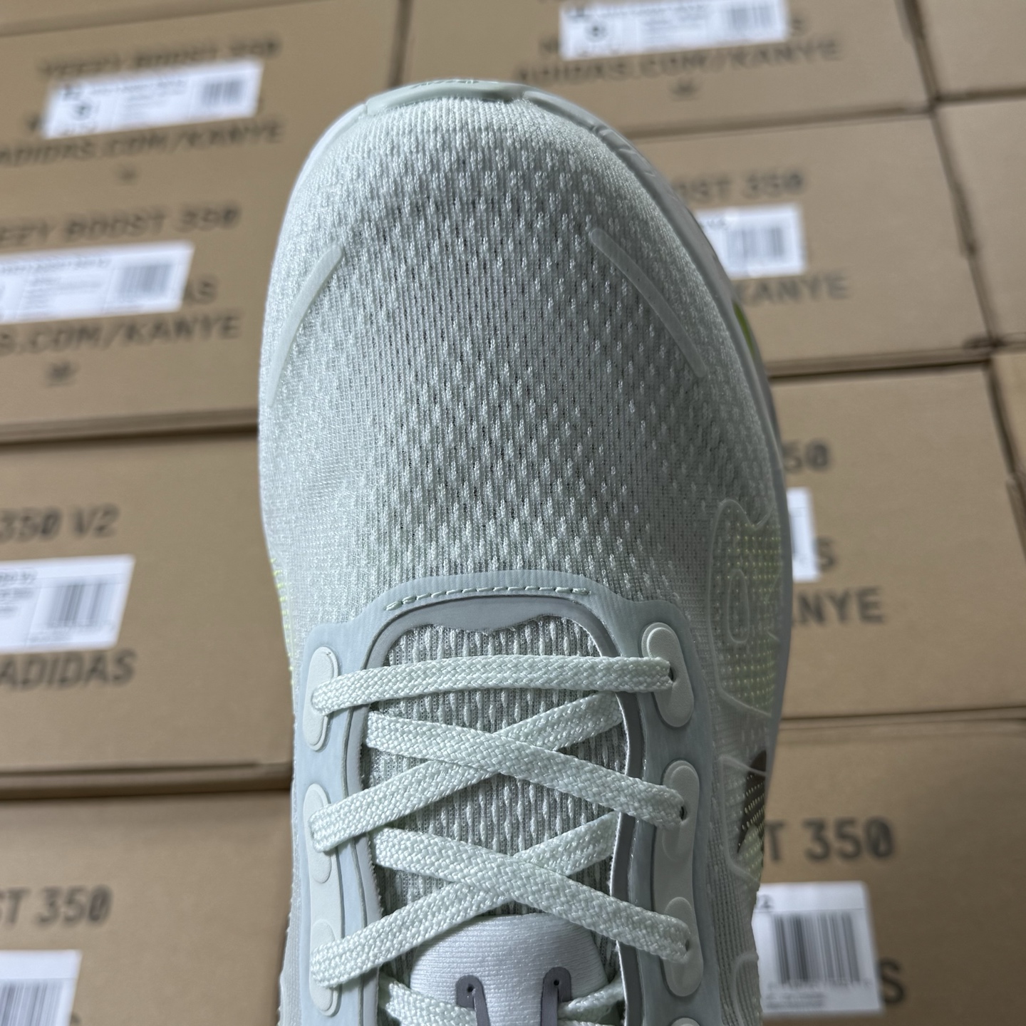 ♨️♨️♨️ 降价福利📢  登月19 代 Vomero Premium 月绿色！尺码36-45全码出货，