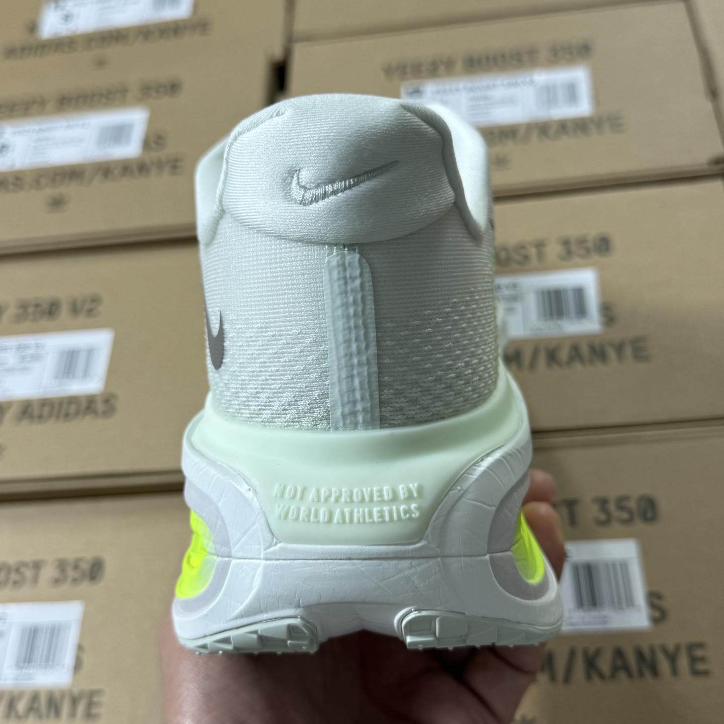 ♨️♨️♨️ 降价福利📢  登月19 代 Vomero Premium 月绿色！尺码36-45全码出货，