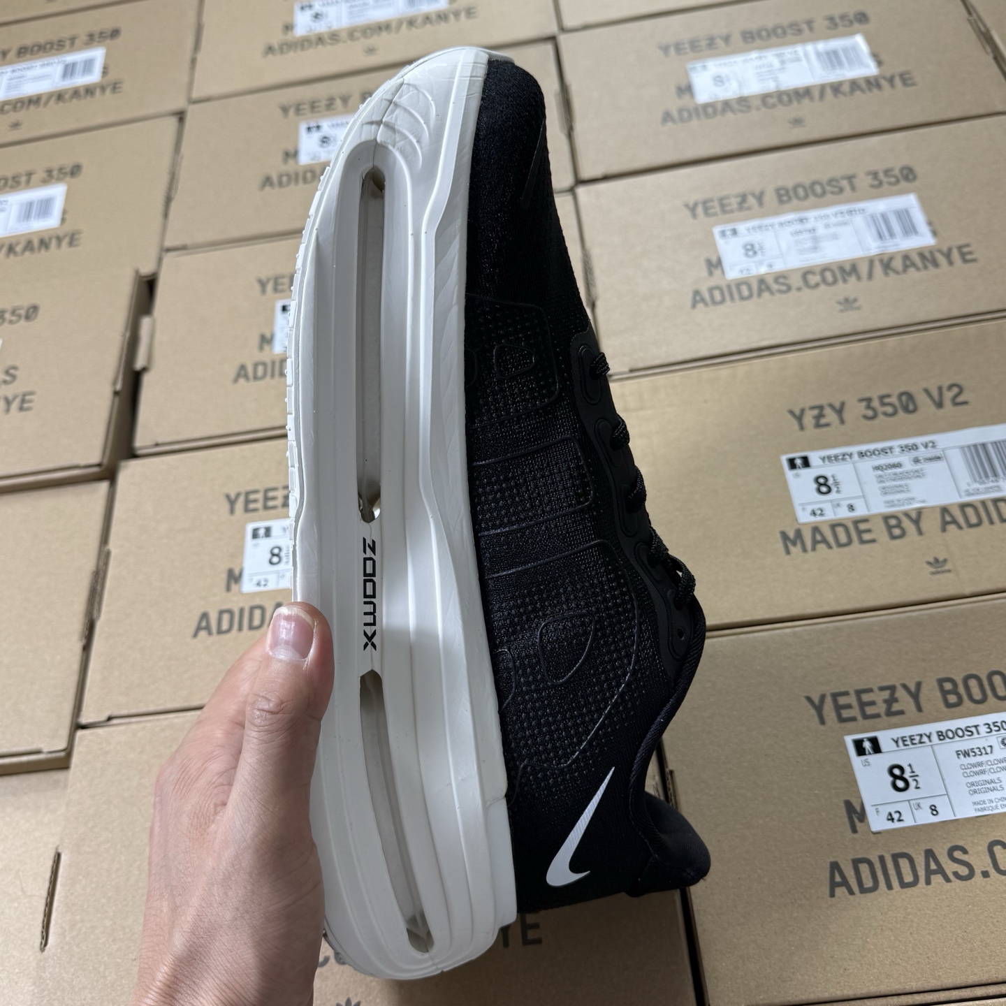 ♨️♨️♨️ 降价福利📢 登月19 代 Vomero Premium 黑白！尺码36-45全码出货，兼顾