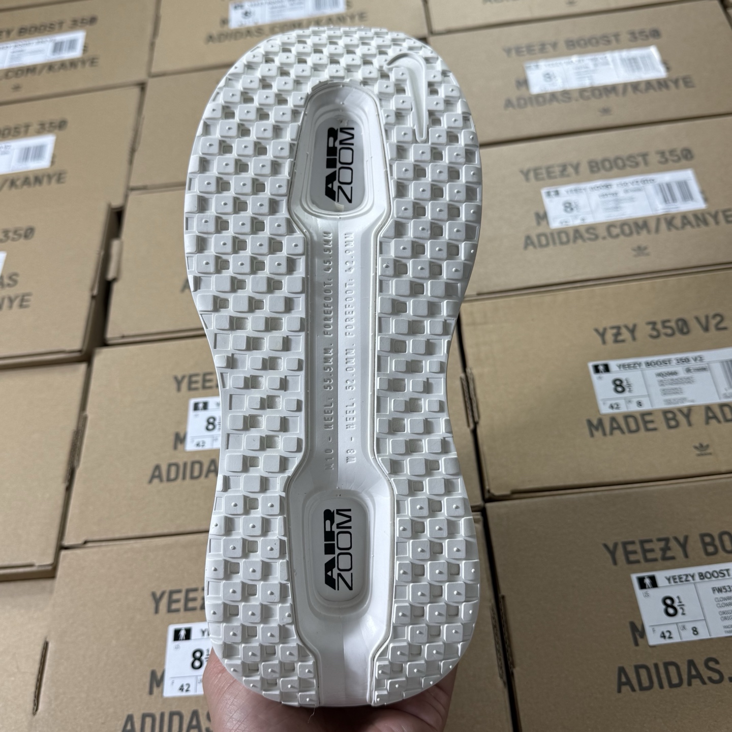 ♨️♨️♨️ 降价福利📢 登月19 代 Vomero Premium 黑白！尺码36-45全码出货，兼顾