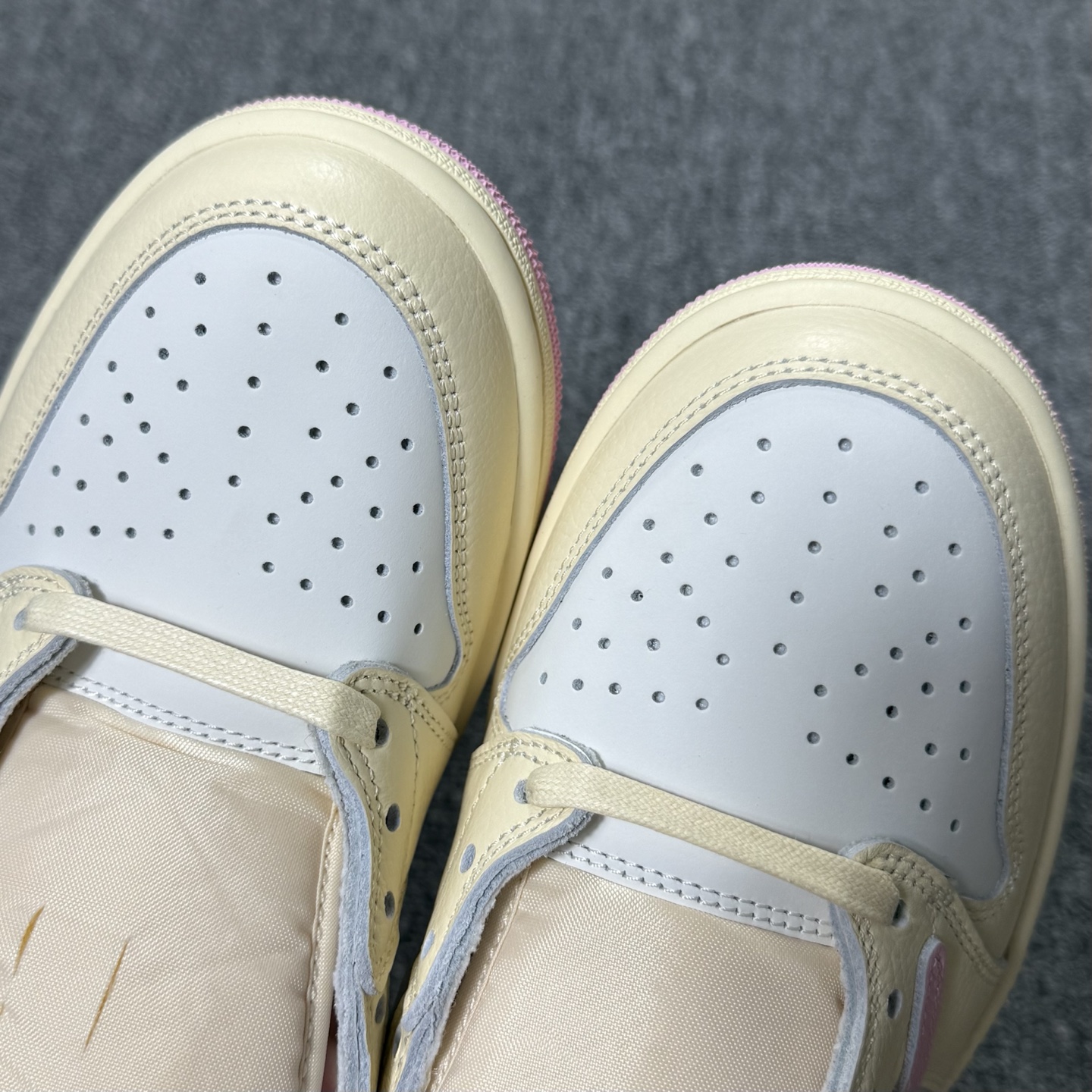 aj1米倒钩低帮！尺码35.5-47.5全码出货，同品质，同价位市场无对手的存在 ，欢迎所有合作商实物测