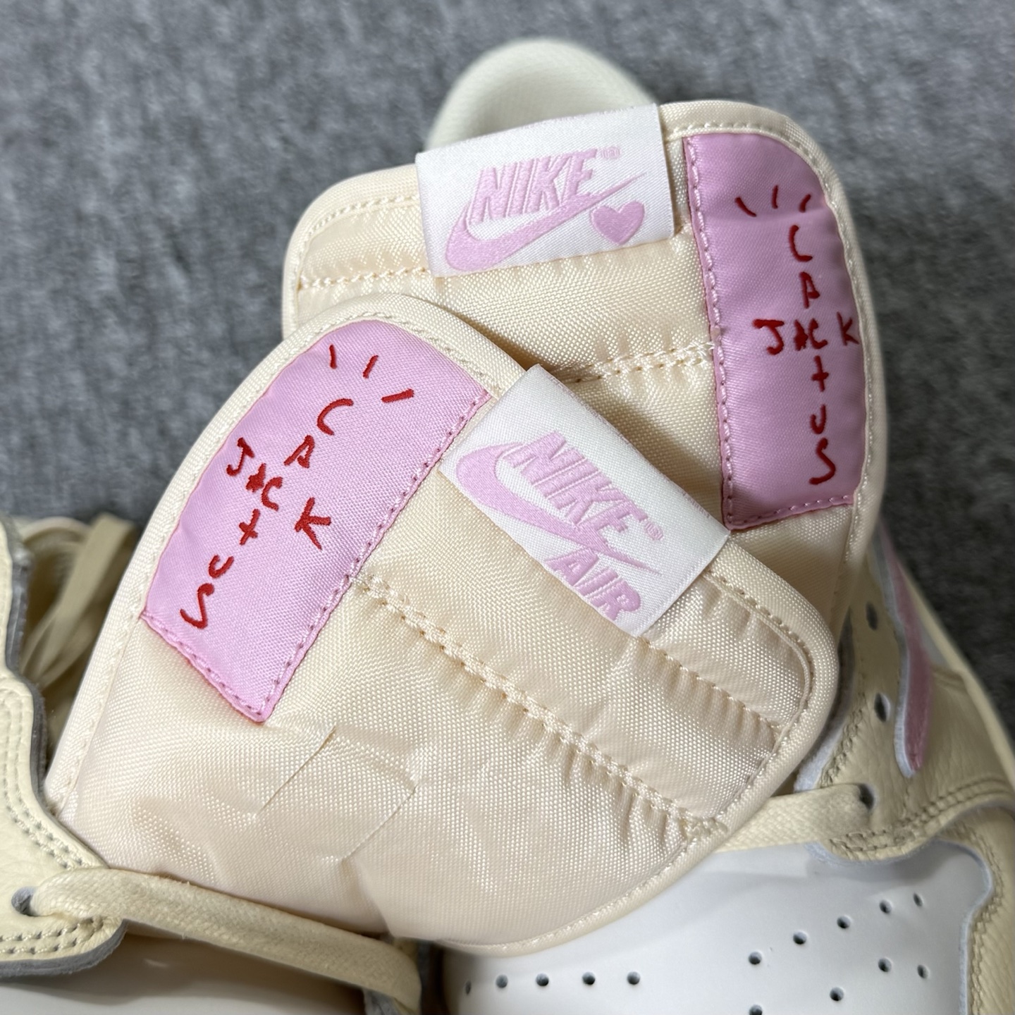 aj1米倒钩低帮！尺码35.5-47.5全码出货，同品质，同价位市场无对手的存在 ，欢迎所有合作商实物测