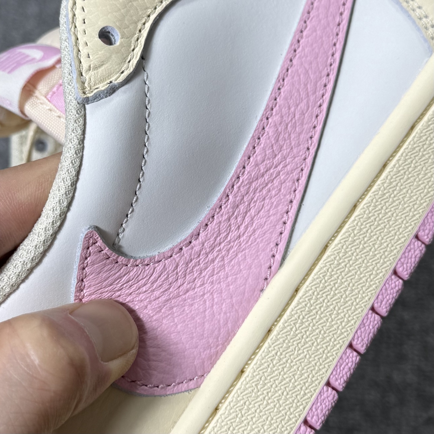 aj1米倒钩低帮！尺码35.5-47.5全码出货，同品质，同价位市场无对手的存在 ，欢迎所有合作商实物测