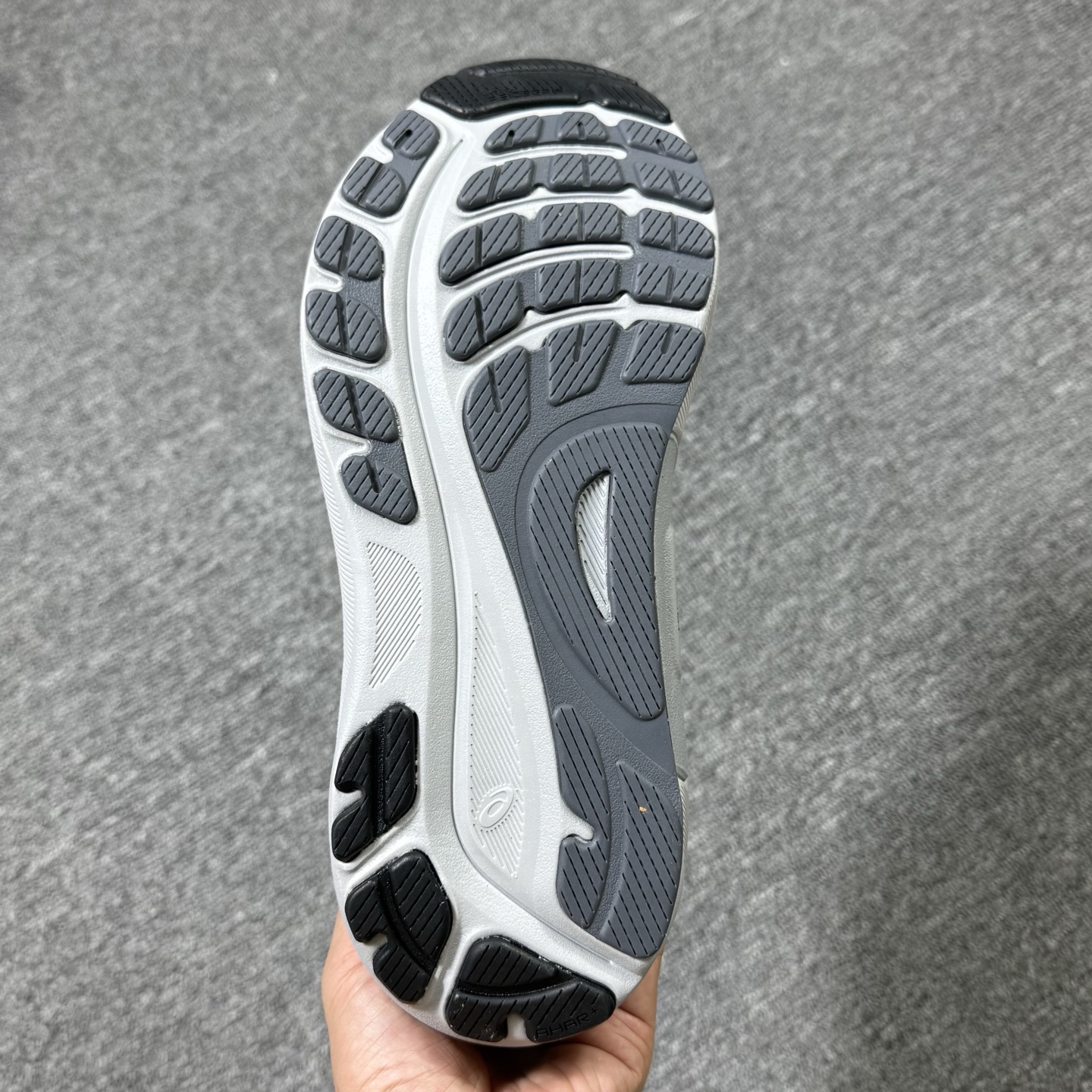 平台顶配版品质[拳头]亚瑟士 Gel-Kayano 31 灰色！尺码 40 40.5 41 42 42.