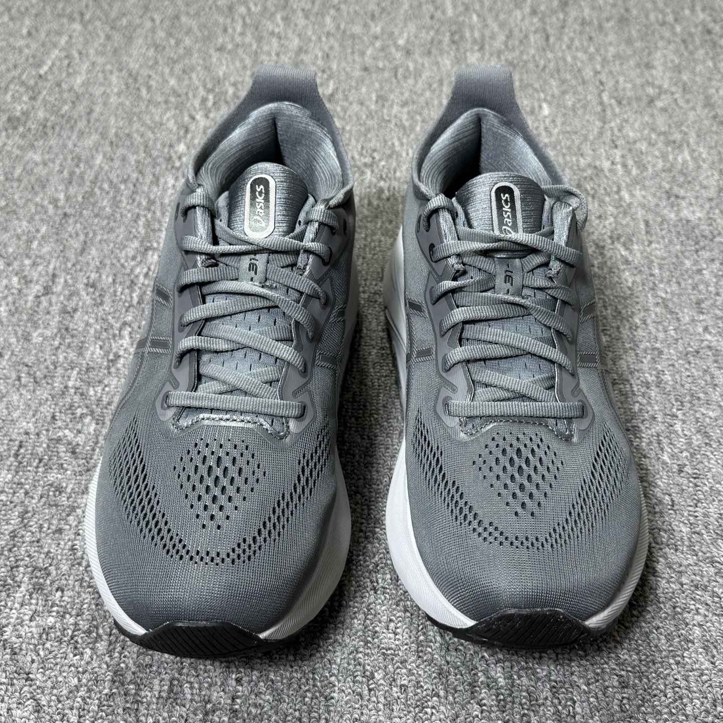 平台顶配版品质[拳头]亚瑟士 Gel-Kayano 31 灰色！尺码 40 40.5 41 42 42.