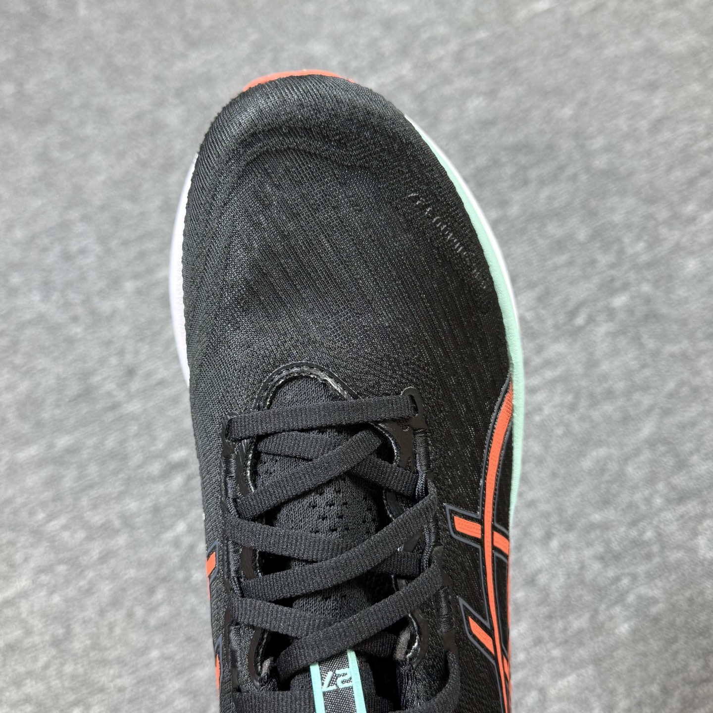♨️特价! 亚瑟士 Gel-Nimbus 27 黑红,绿X Stcokx 顶级版本,东西非常到位✊ 尺码36-45全码齐 ♨️特价! 亚瑟士 Gel-Nimbus 27 黑红,绿X Stcokx 顶级版本,东西非常到位✊ 尺码36-45全码齐