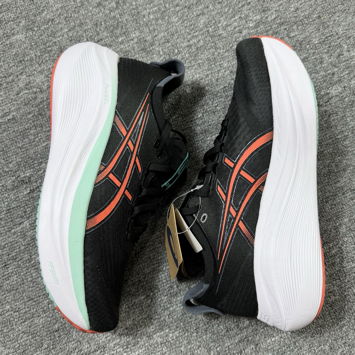 ♨️特价! 亚瑟士 Gel-Nimbus 27 黑红,绿X Stcokx 顶级版本,东西非常到位✊ 尺码36-45全码齐 ♨️特价! 亚瑟士 Gel-Nimbus 27 黑红,绿X Stcokx 顶级版本,东西非常到位✊ 尺码36-45全码齐